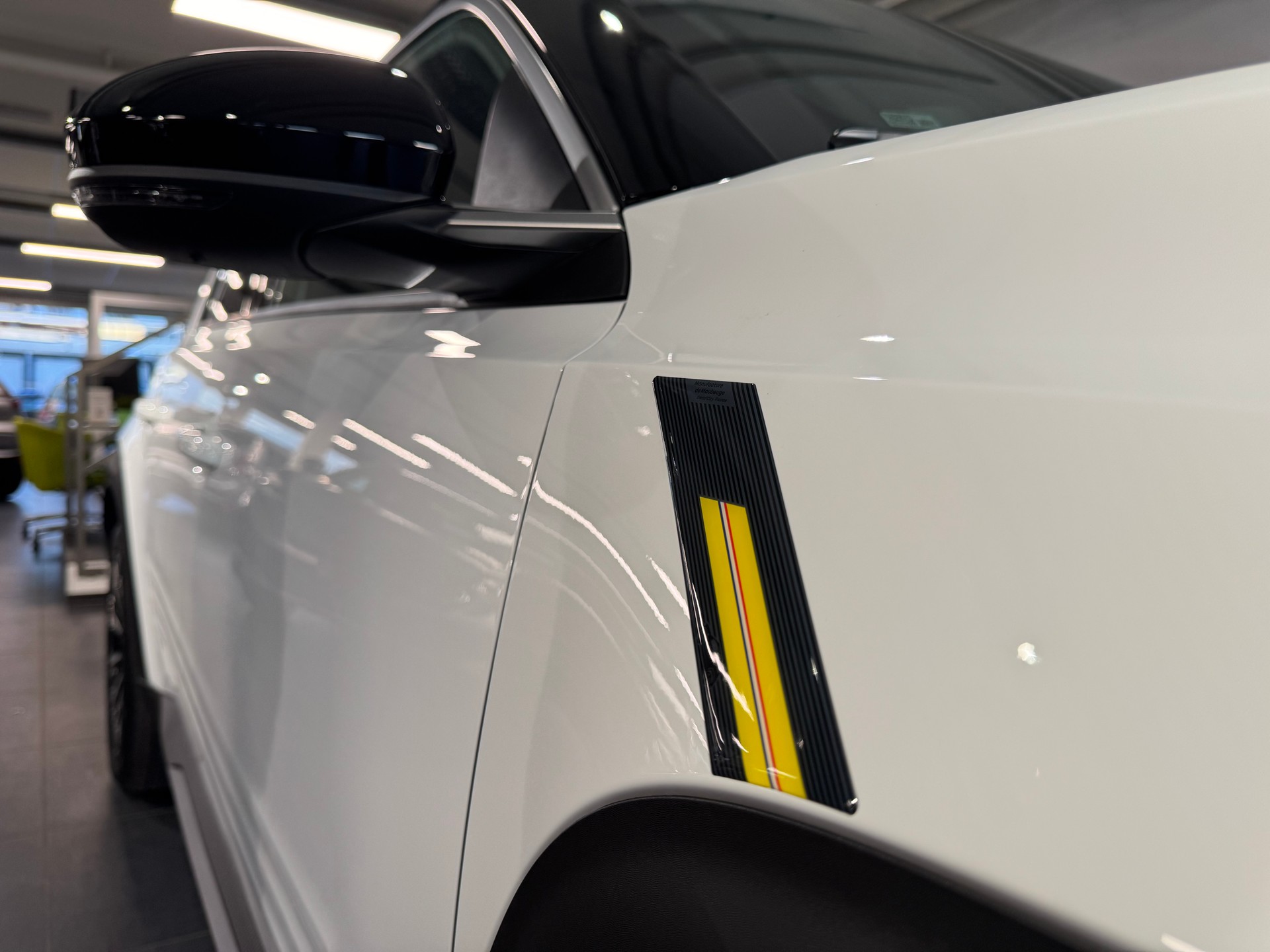 RENAULT R4 E-TECH ELECTRIC iconic 150PS Comfort Range-image-27
