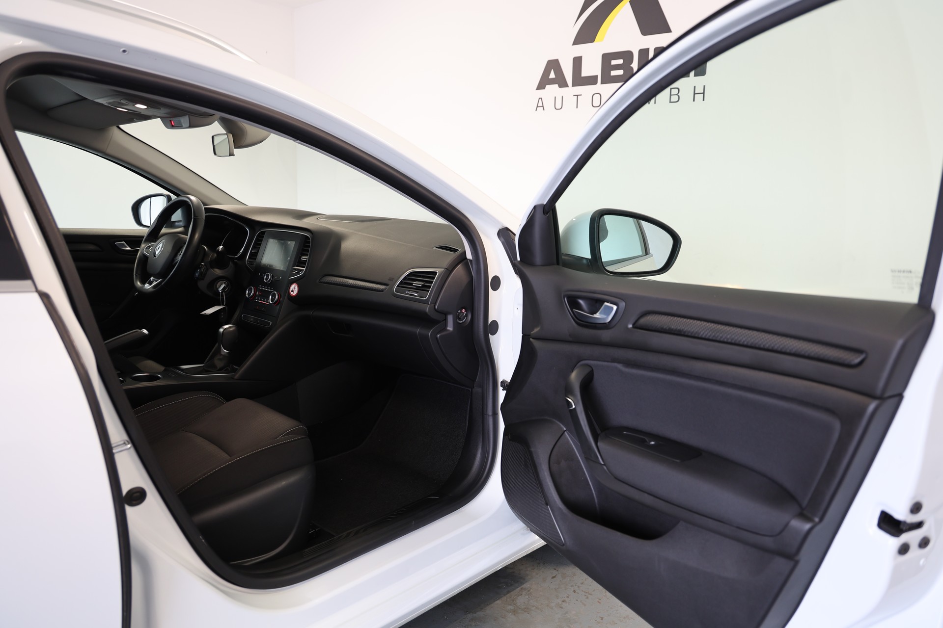RENAULT Mégane Grandtour 1.5 dCi Business EDC-image-10