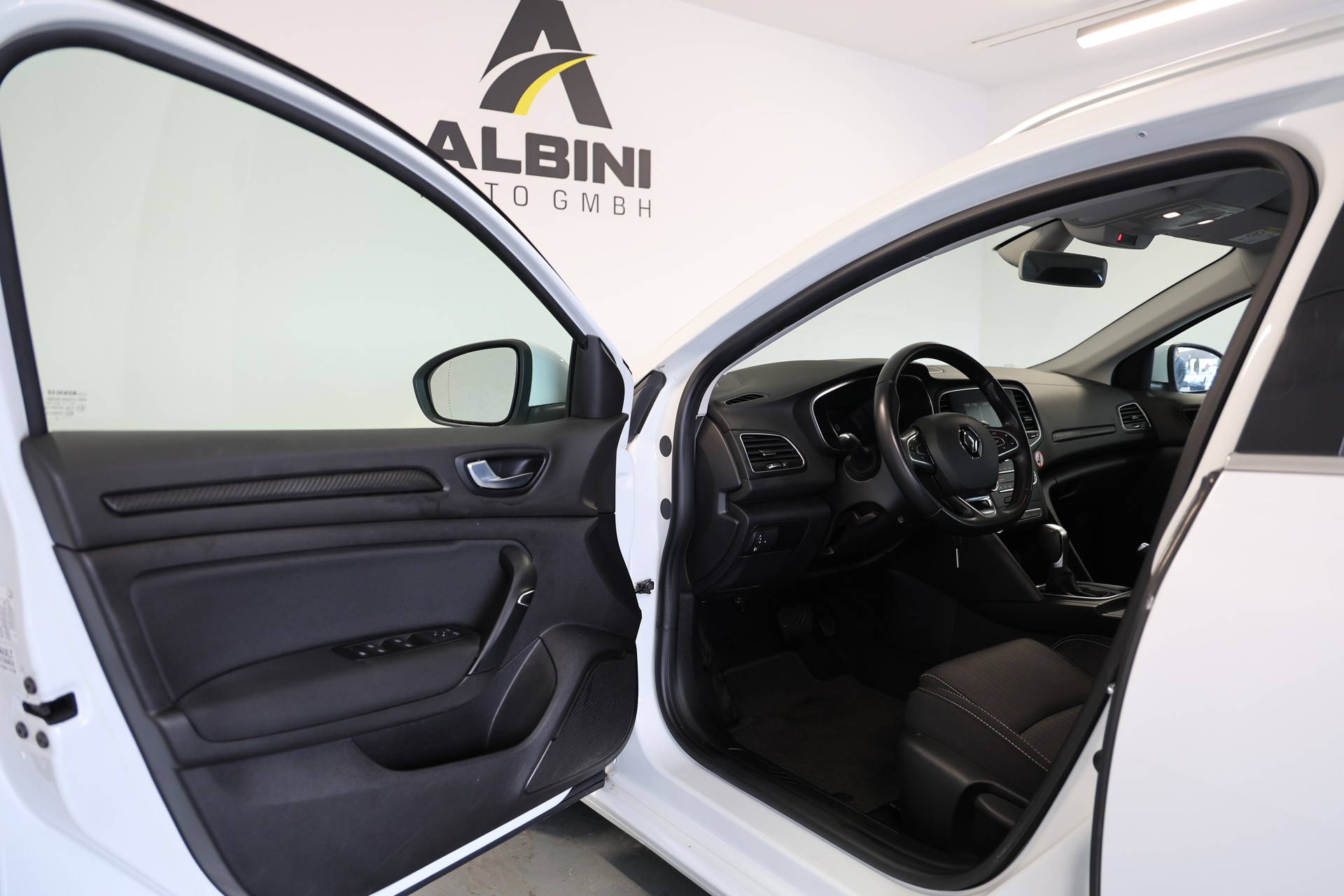 RENAULT Mégane Grandtour 1.5 dCi Business EDC-image-4