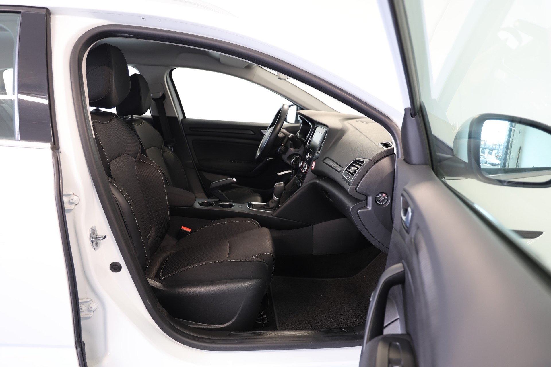 RENAULT Mégane Grandtour 1.5 dCi Business EDC-image-11