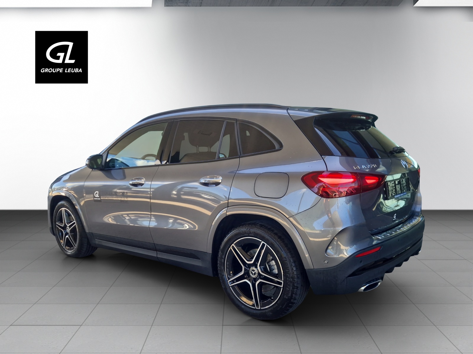 MERCEDES-BENZ GLA 220 4Matic 8G-DCT-image-2