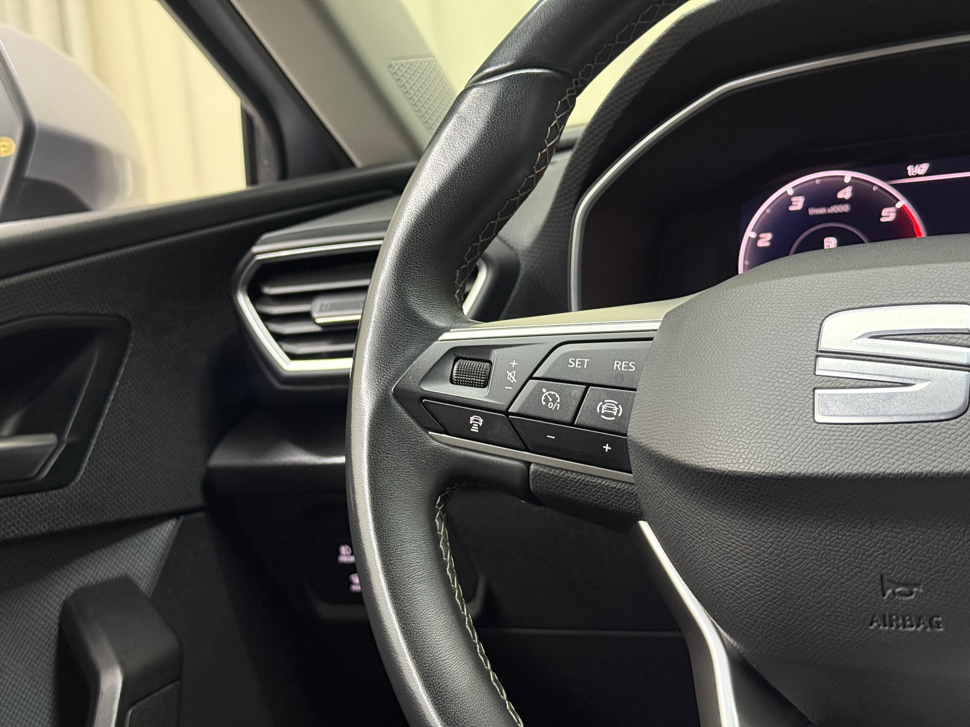 SEAT Leon ST 2.0 TDI EVO DSG Style-image-12