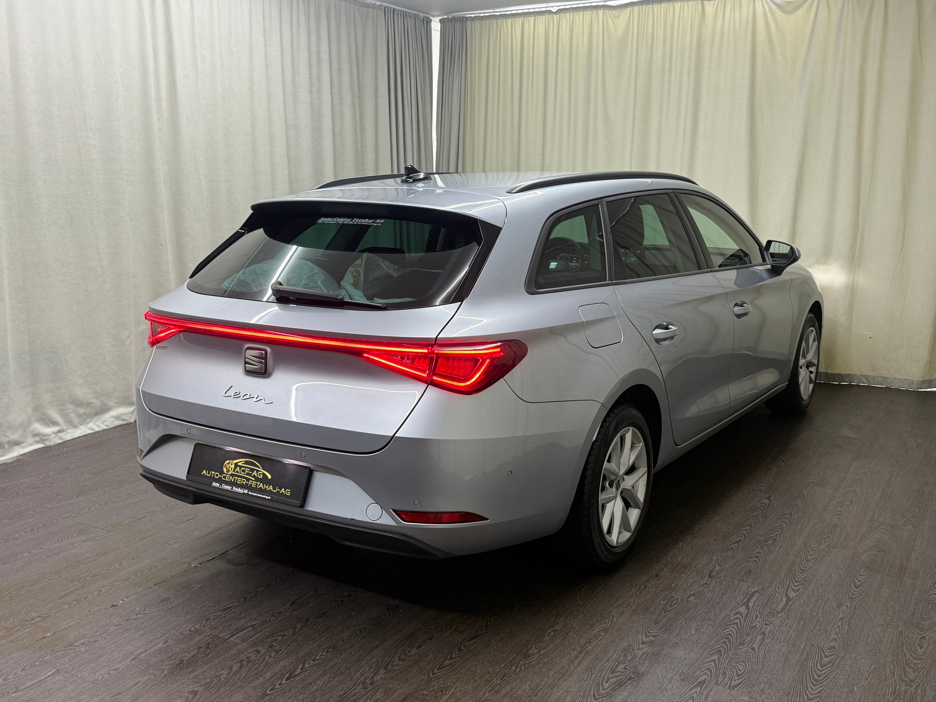 SEAT Leon ST 2.0 TDI EVO DSG Style-image-3