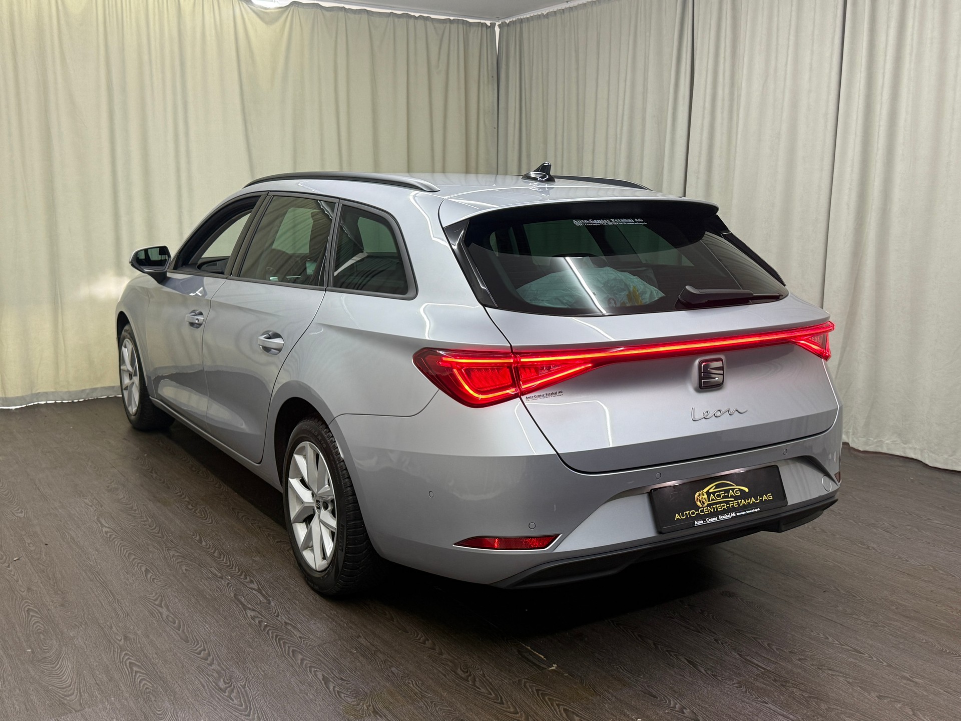 SEAT Leon ST 2.0 TDI EVO DSG Style-image-5