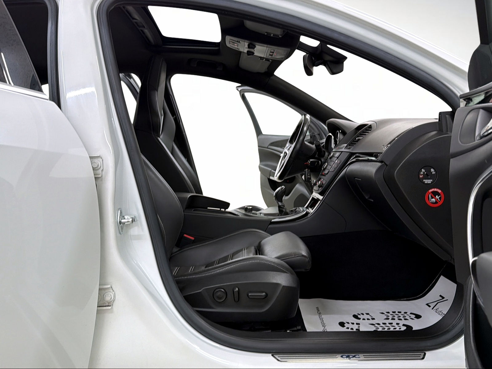 OPEL Insignia 2.8 Turbo 325PS OPC Olympic White 4WD / OPC Recaro Sportledersitze / Glasdach / Infinity Sound /-image-10