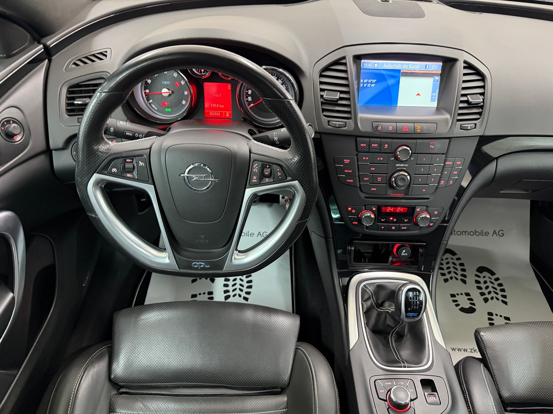 OPEL Insignia 2.8 Turbo 325PS OPC Olympic White 4WD / OPC Recaro Sportledersitze / Glasdach / Infinity Sound /-image-12