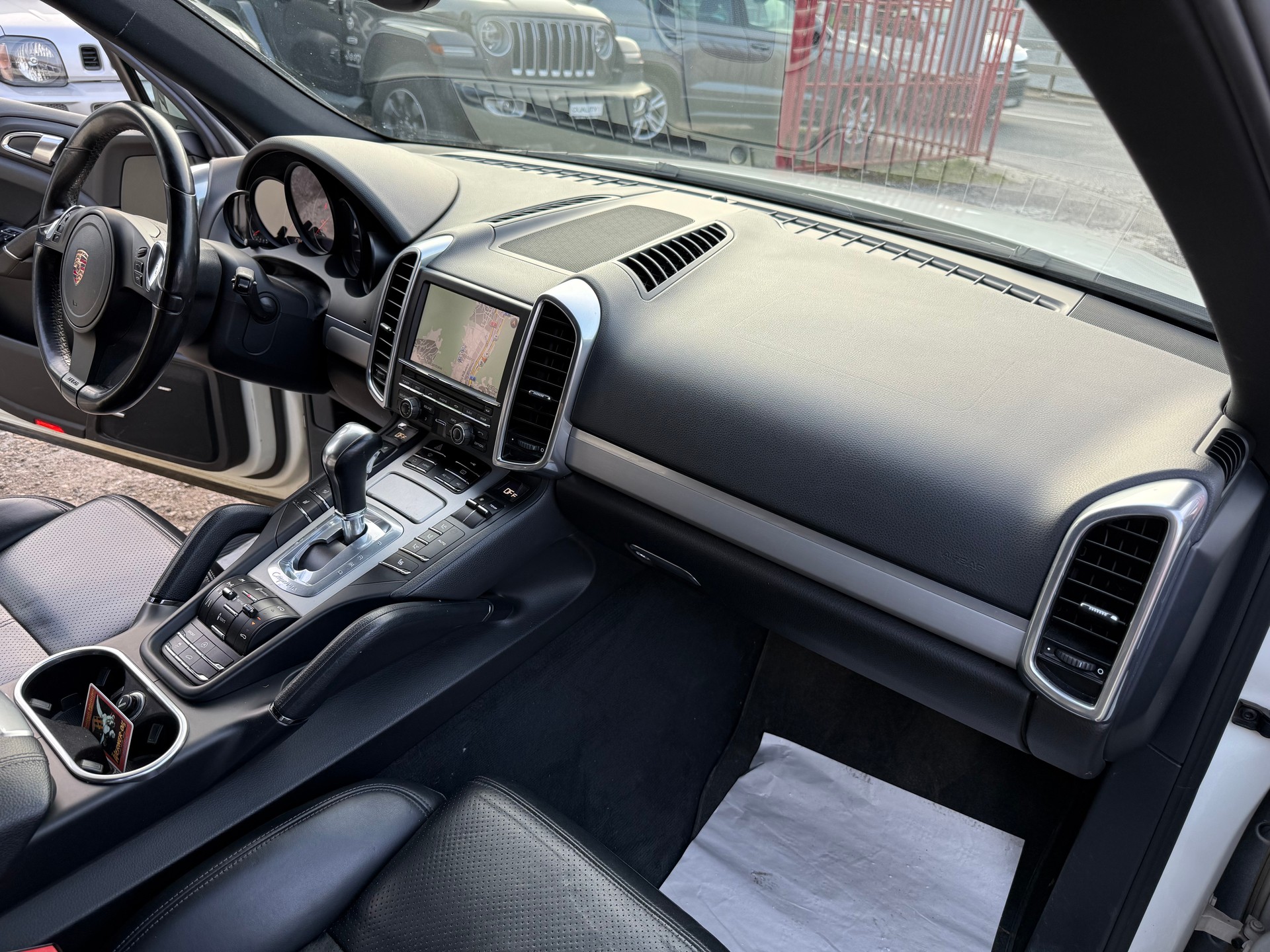 PORSCHE Cayenne Diesel-image-8