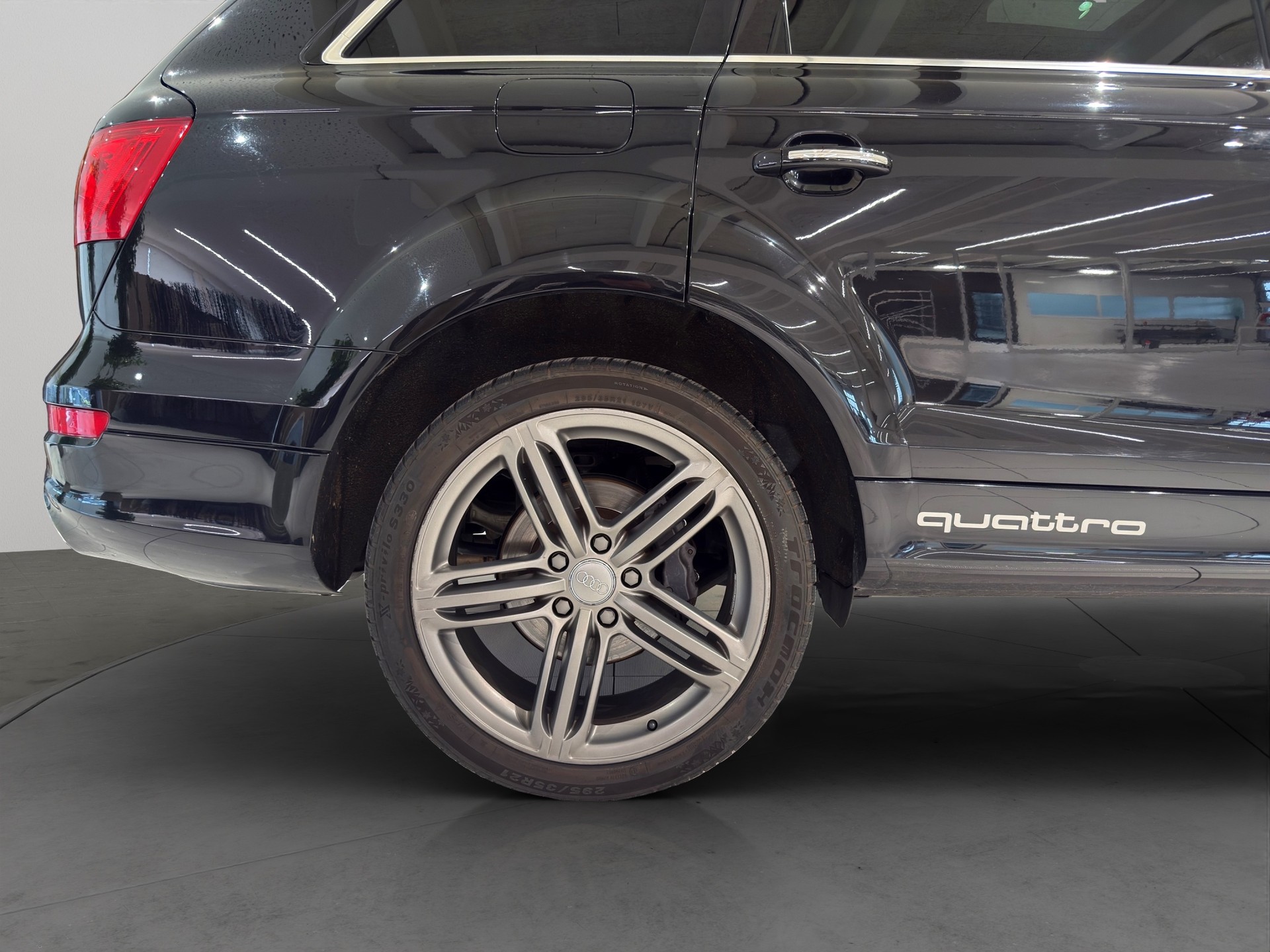 AUDI Q7 3.0 TDI quattro tiptronic-image-9
