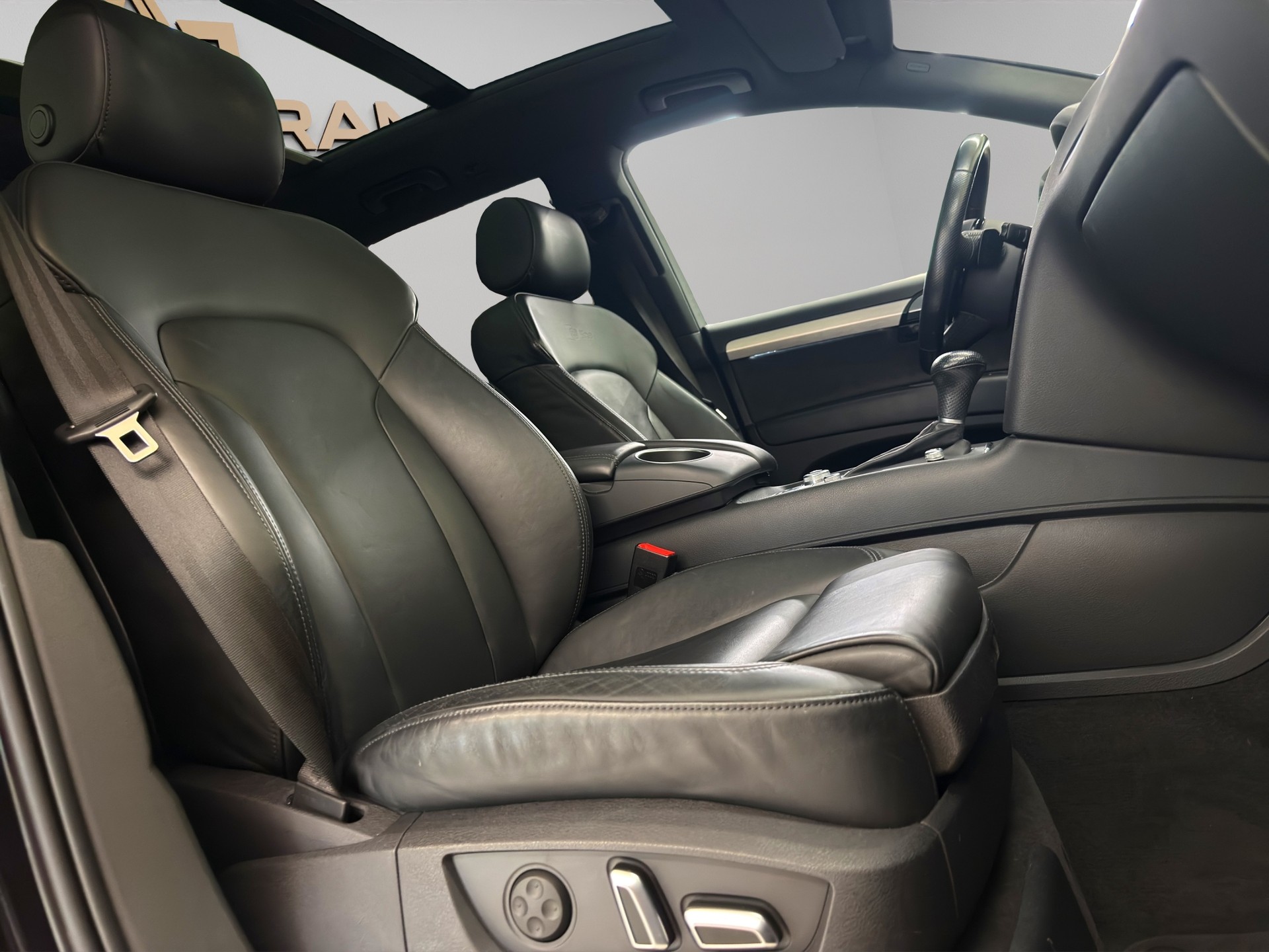 AUDI Q7 3.0 TDI quattro tiptronic-image-18