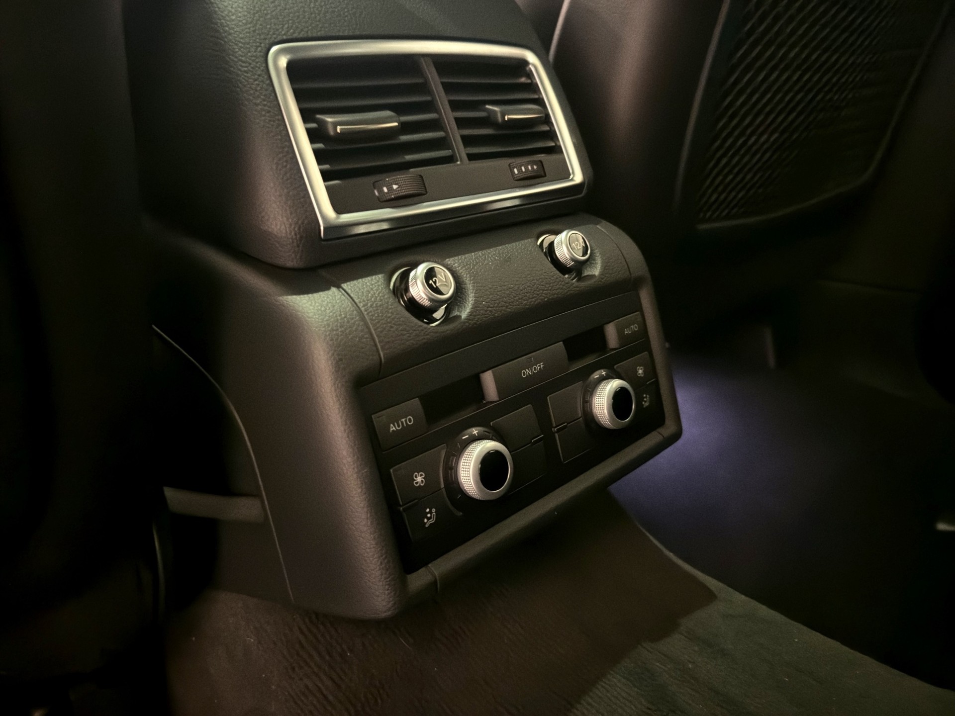 AUDI Q7 3.0 TDI quattro tiptronic-image-22