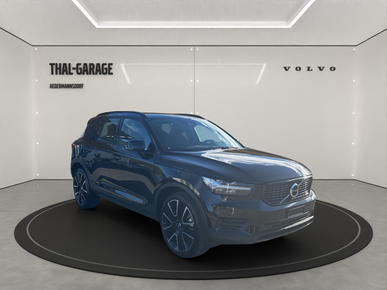 VOLVO XC40 1.5 T4 PiH R-Design-image-12