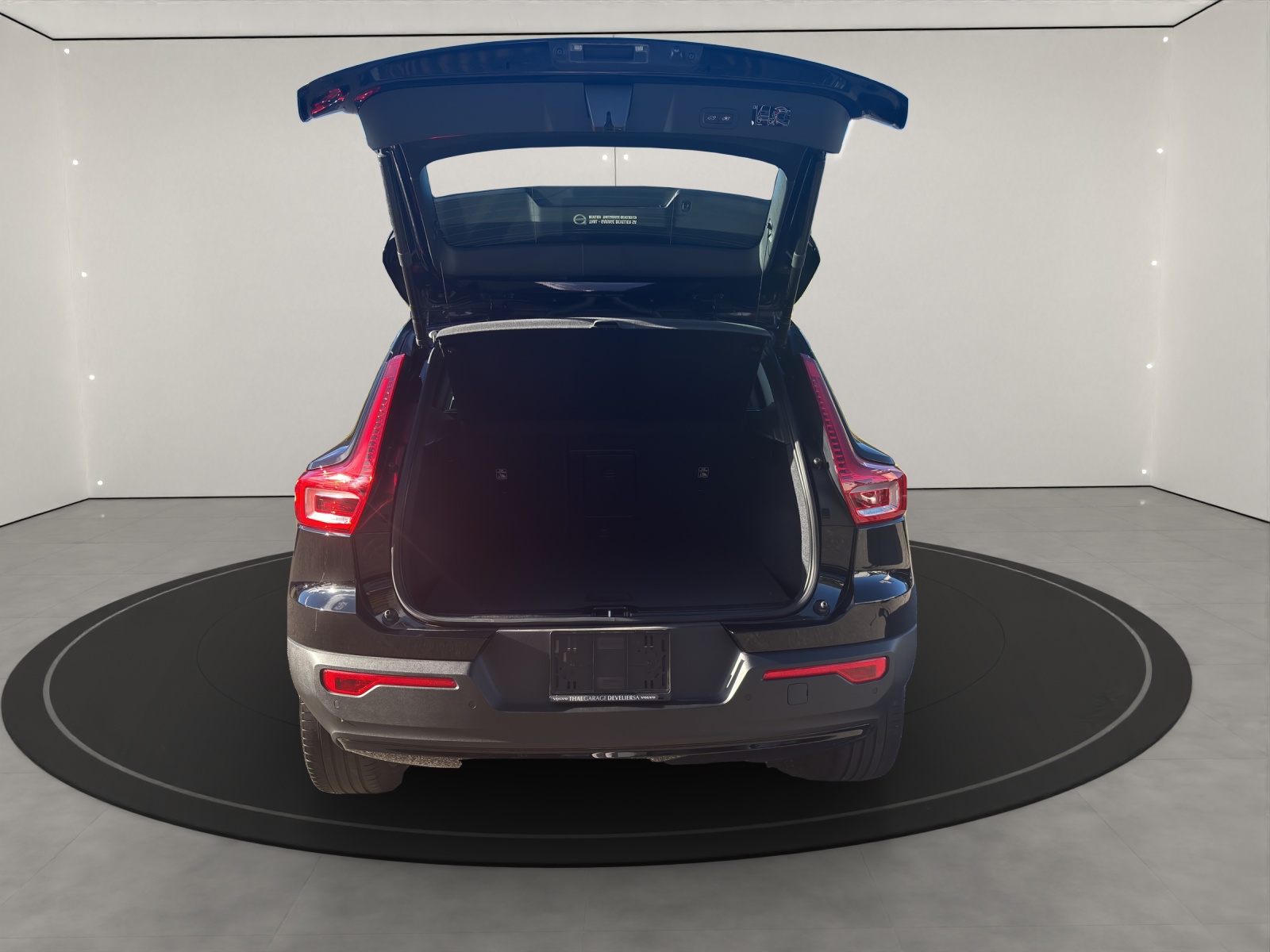 VOLVO XC40 1.5 T4 PiH R-Design-image-1