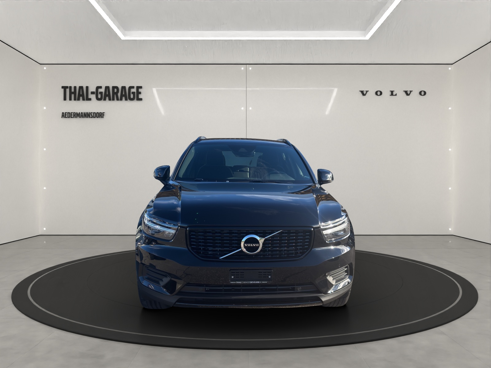 VOLVO XC40 1.5 T4 PiH R-Design-image-11