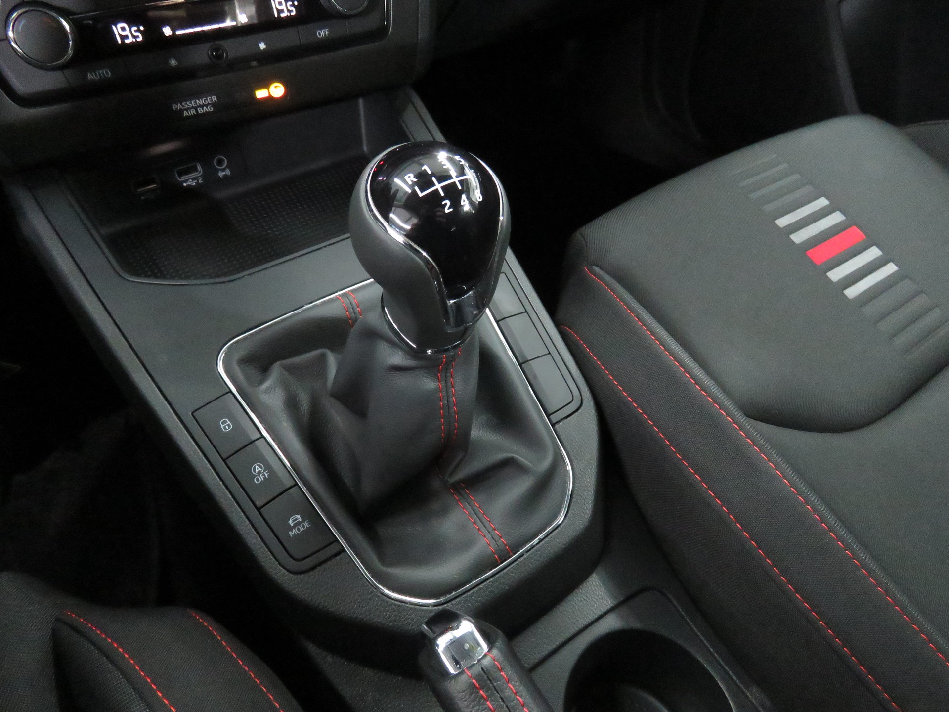 SEAT Ibiza 1.0 EcoTSI FR-image-14