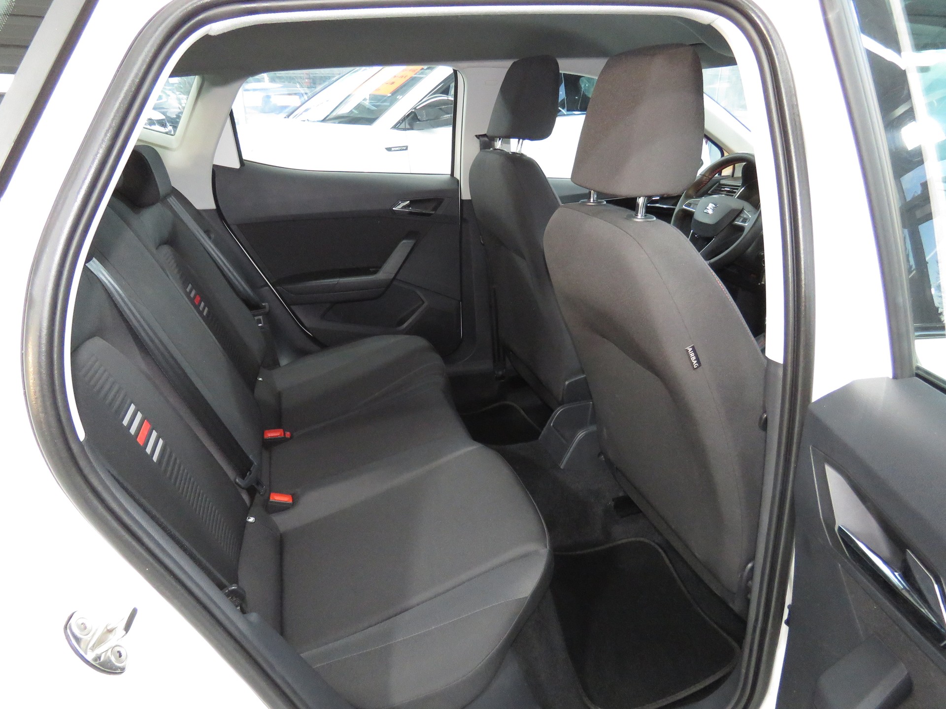 SEAT Ibiza 1.0 EcoTSI FR-image-12