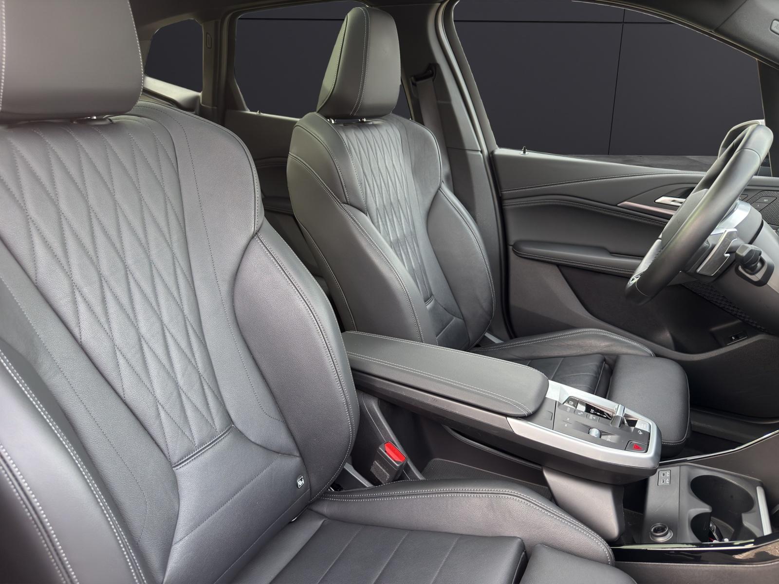 BMW 218d Active Tourer-image-10