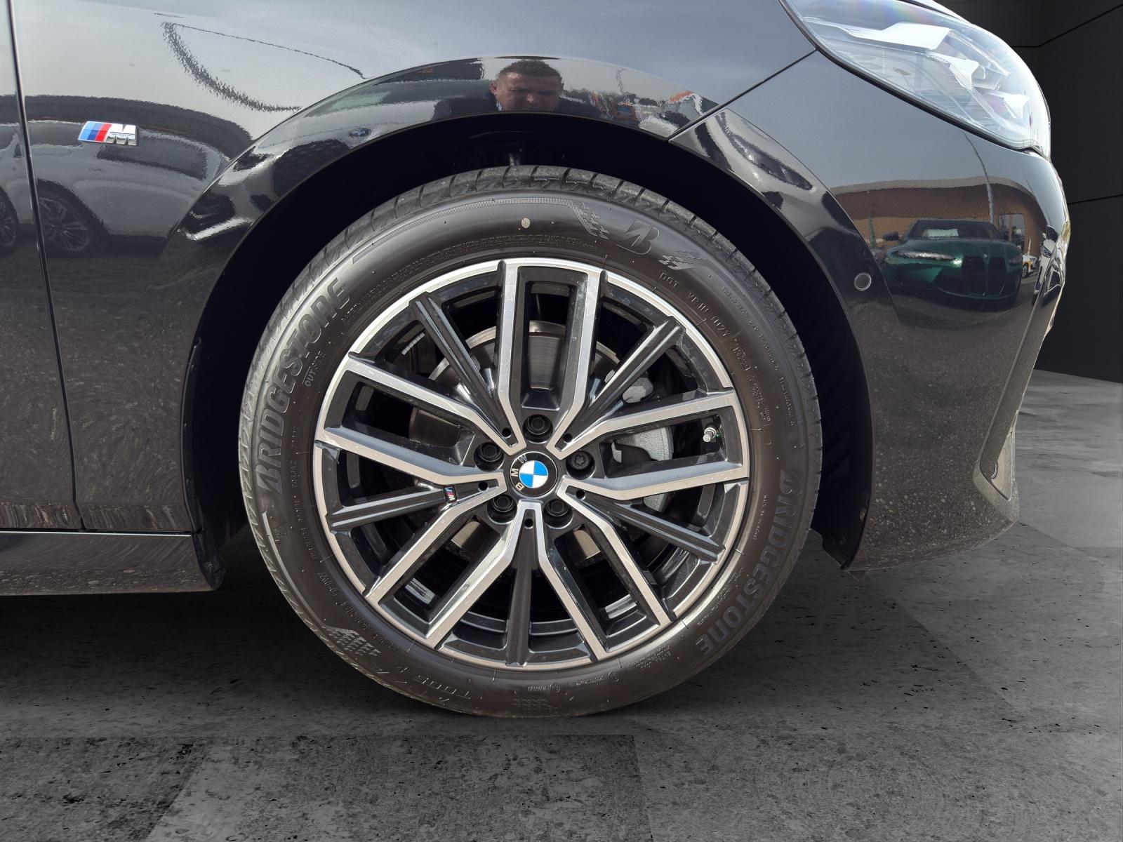 BMW 218d Active Tourer-image-9