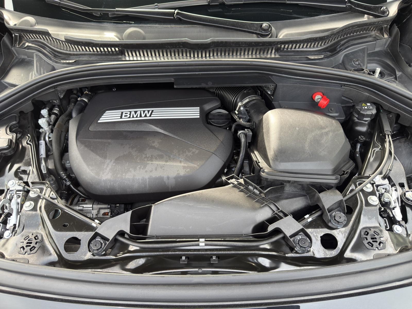 BMW 218d Active Tourer-image-17
