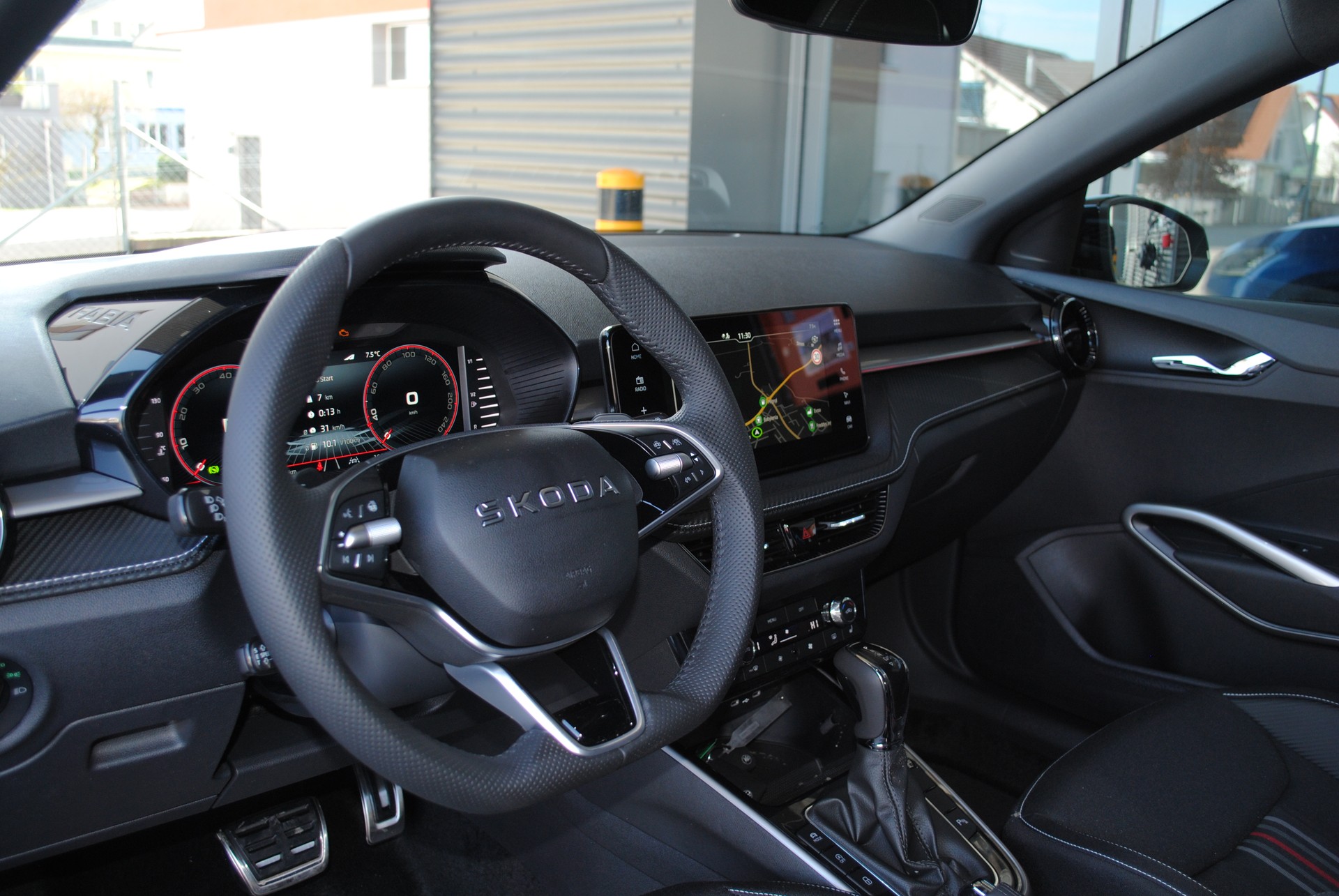 SKODA Fabia 1.5 TSI 130 DSG-image-11