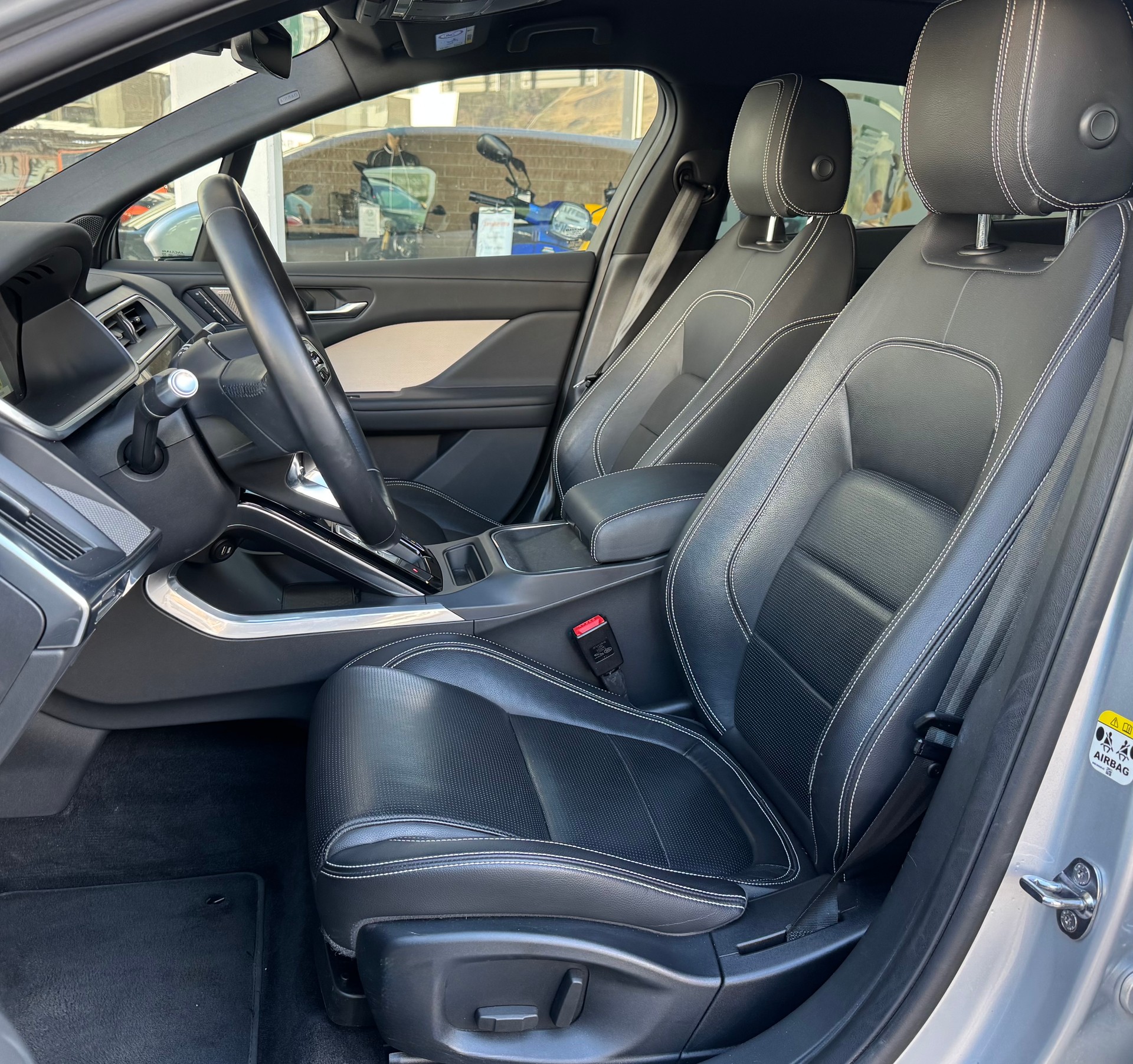 JAGUAR I-Pace EV400 SE AWD-image-7
