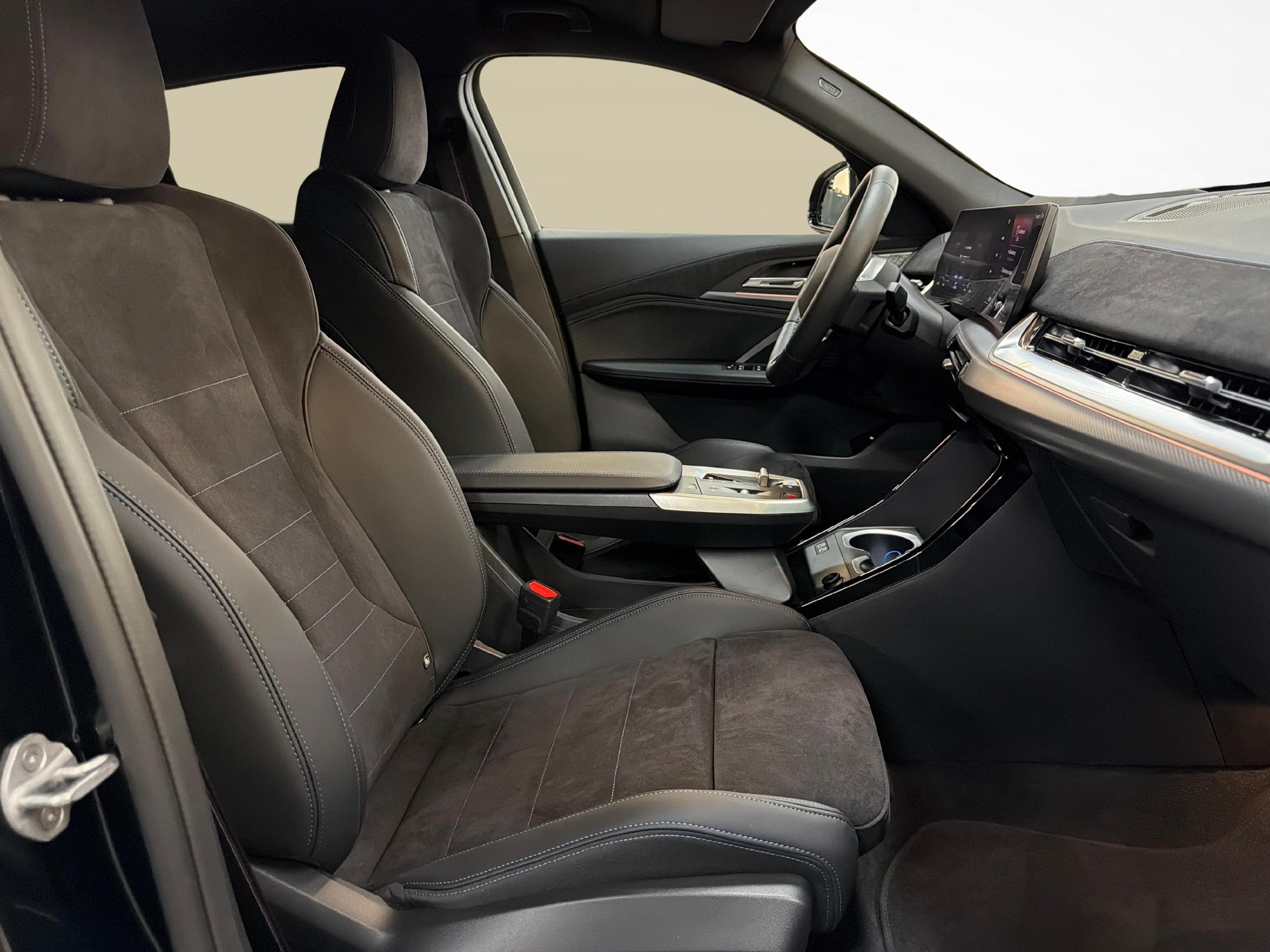 BMW iX2 30 xDrive30-image-10