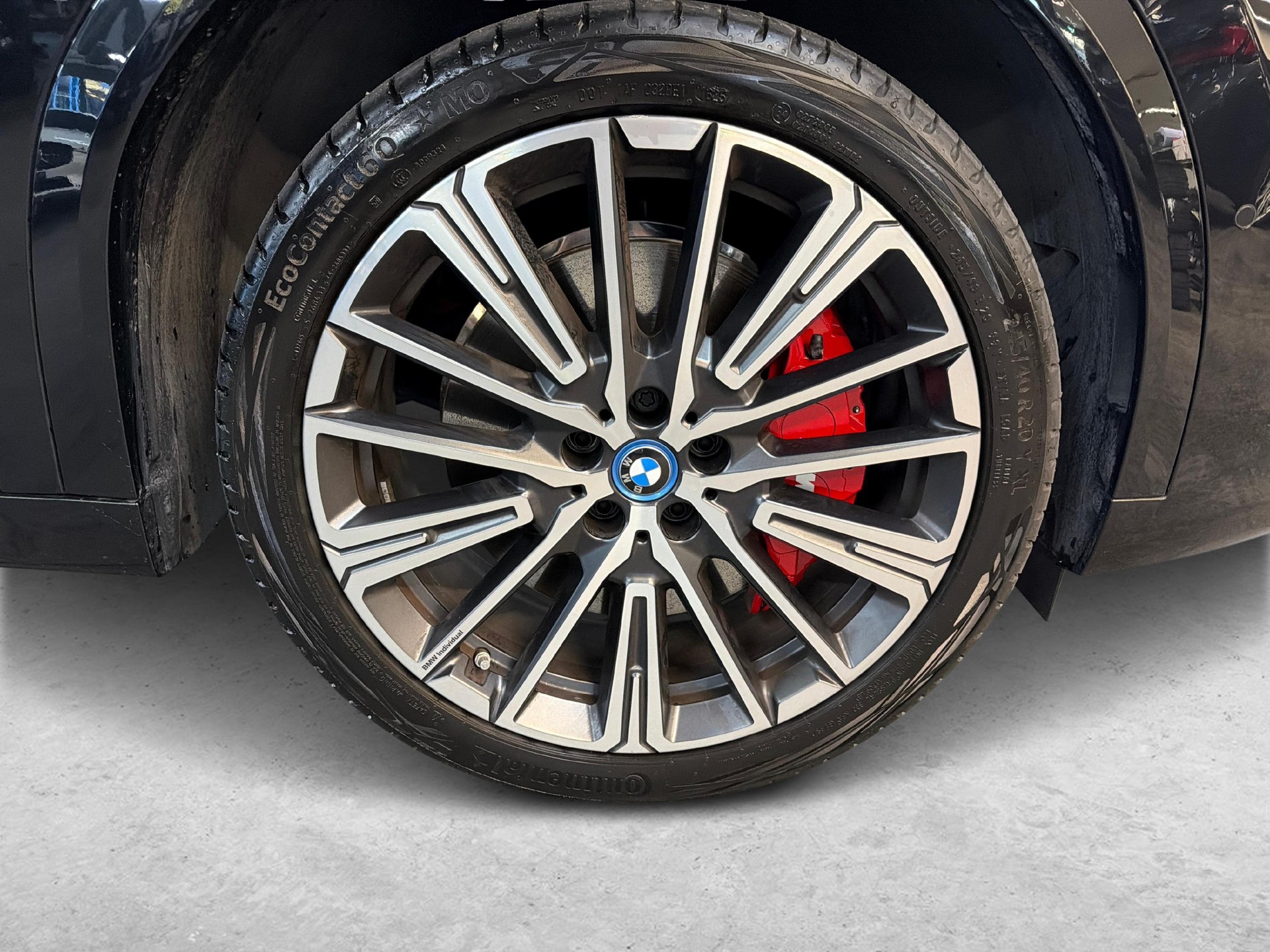 BMW iX2 30 xDrive30-image-8