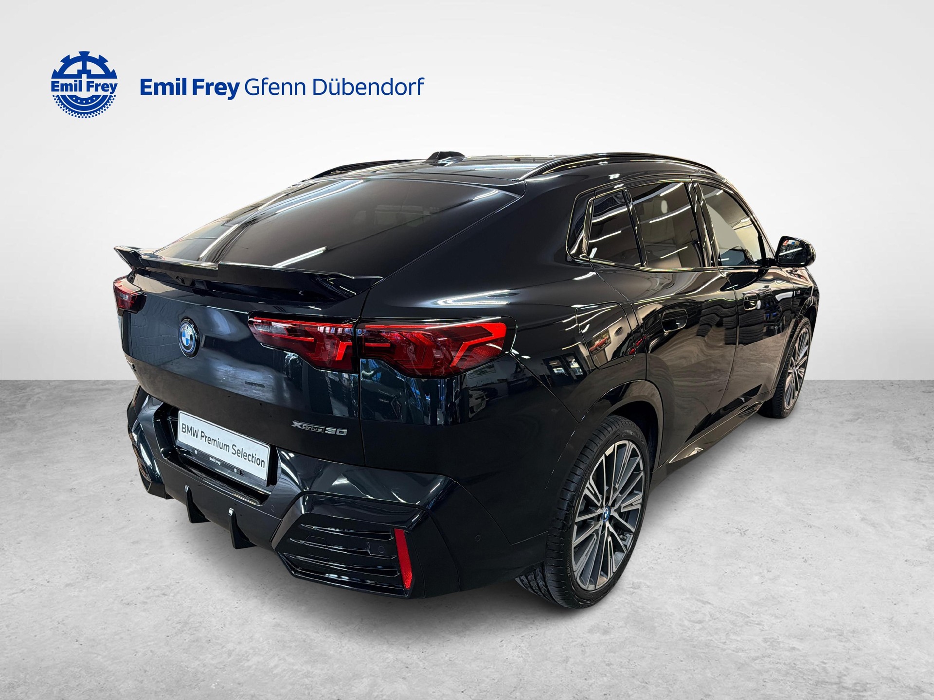 BMW iX2 30 xDrive30-image-1
