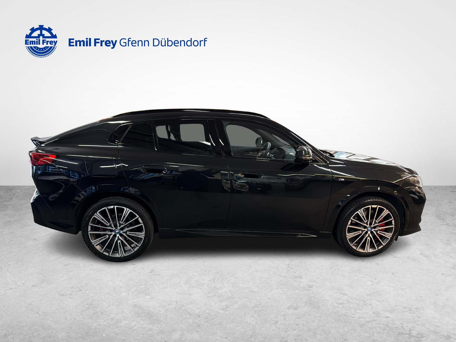 BMW iX2 30 xDrive30-image-5