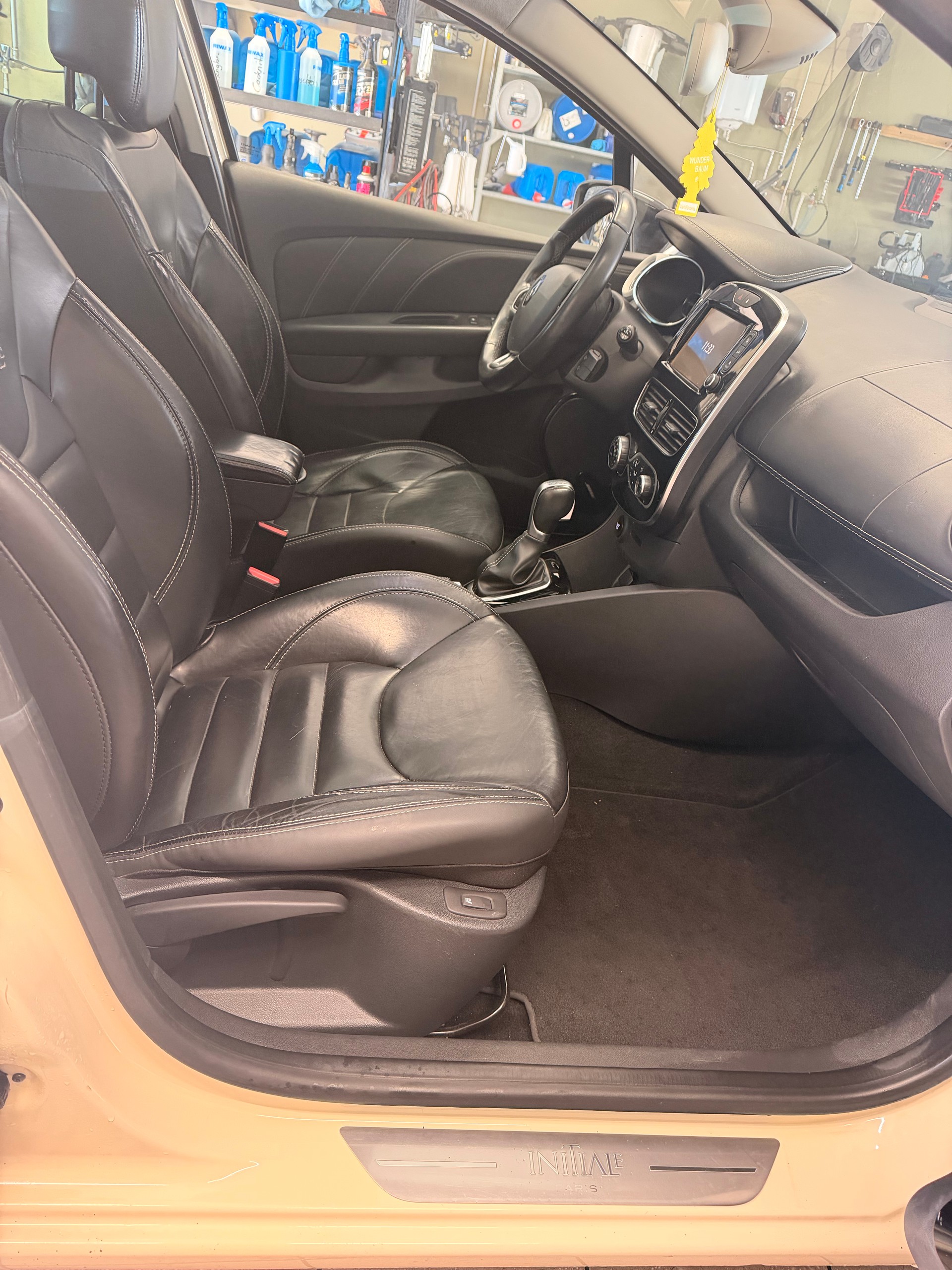 RENAULT Clio 1.2 16V T Initiale Paris EDC-image-7
