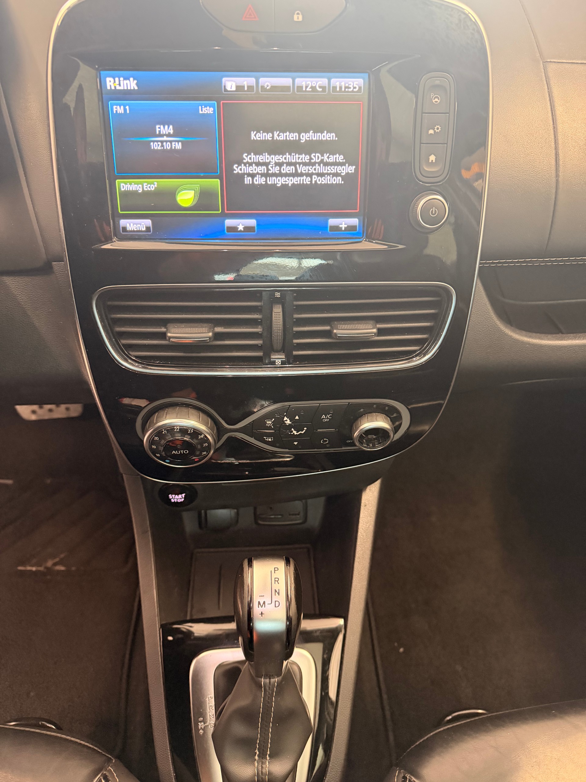 RENAULT Clio 1.2 16V T Initiale Paris EDC-image-6