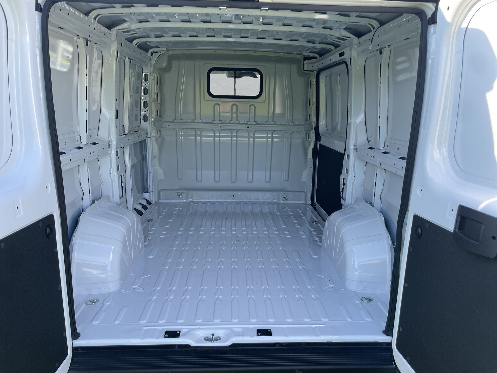 PEUGEOT Boxer Kaw. 330 L1H1 2.2 BlueHD-image-5