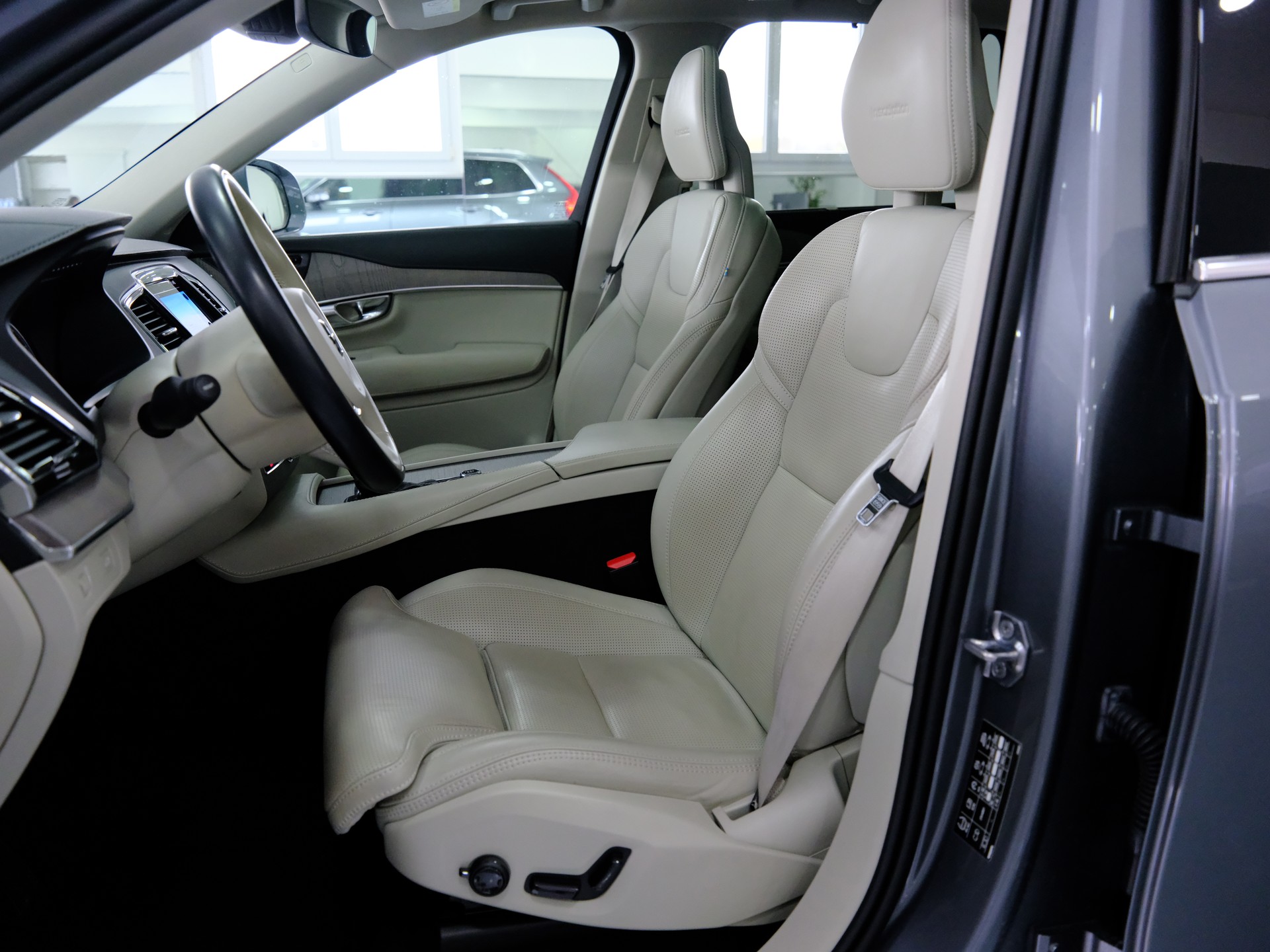 VOLVO XC90 T6 AWD Inscription Geartronic-image-10