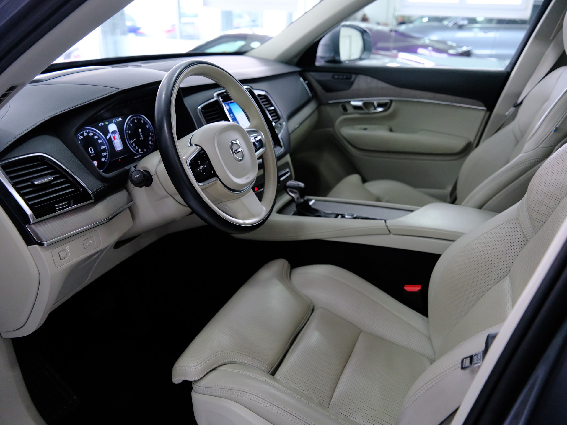 VOLVO XC90 T6 AWD Inscription Geartronic-image-9