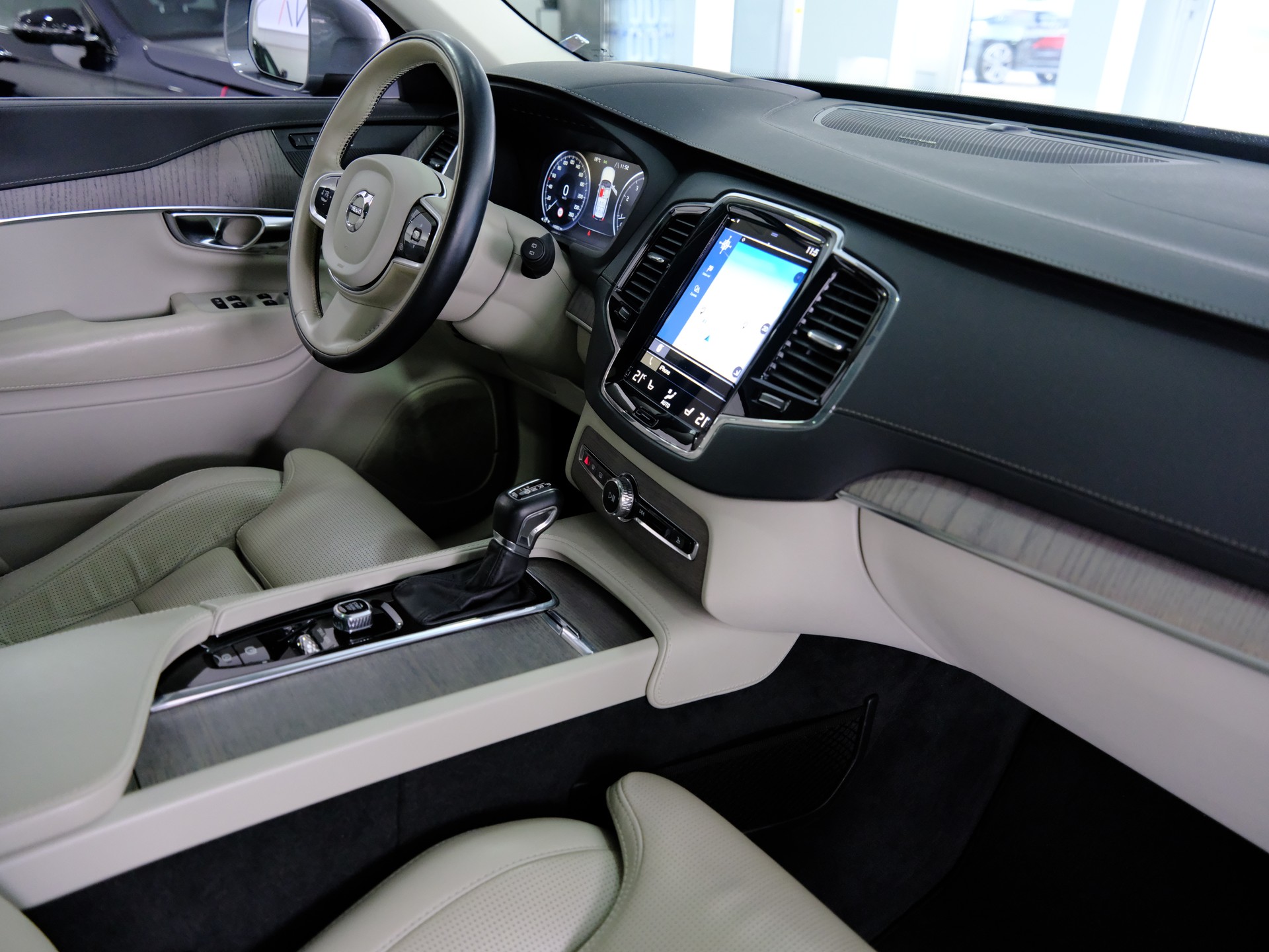 VOLVO XC90 T6 AWD Inscription Geartronic-image-14