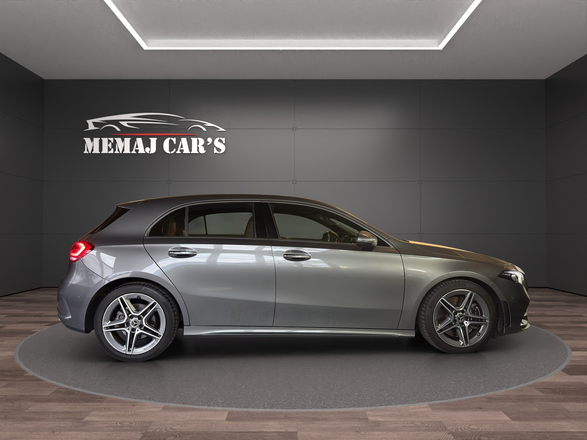 MERCEDES-BENZ A 250 AMG Line 7G-DCT-image-3