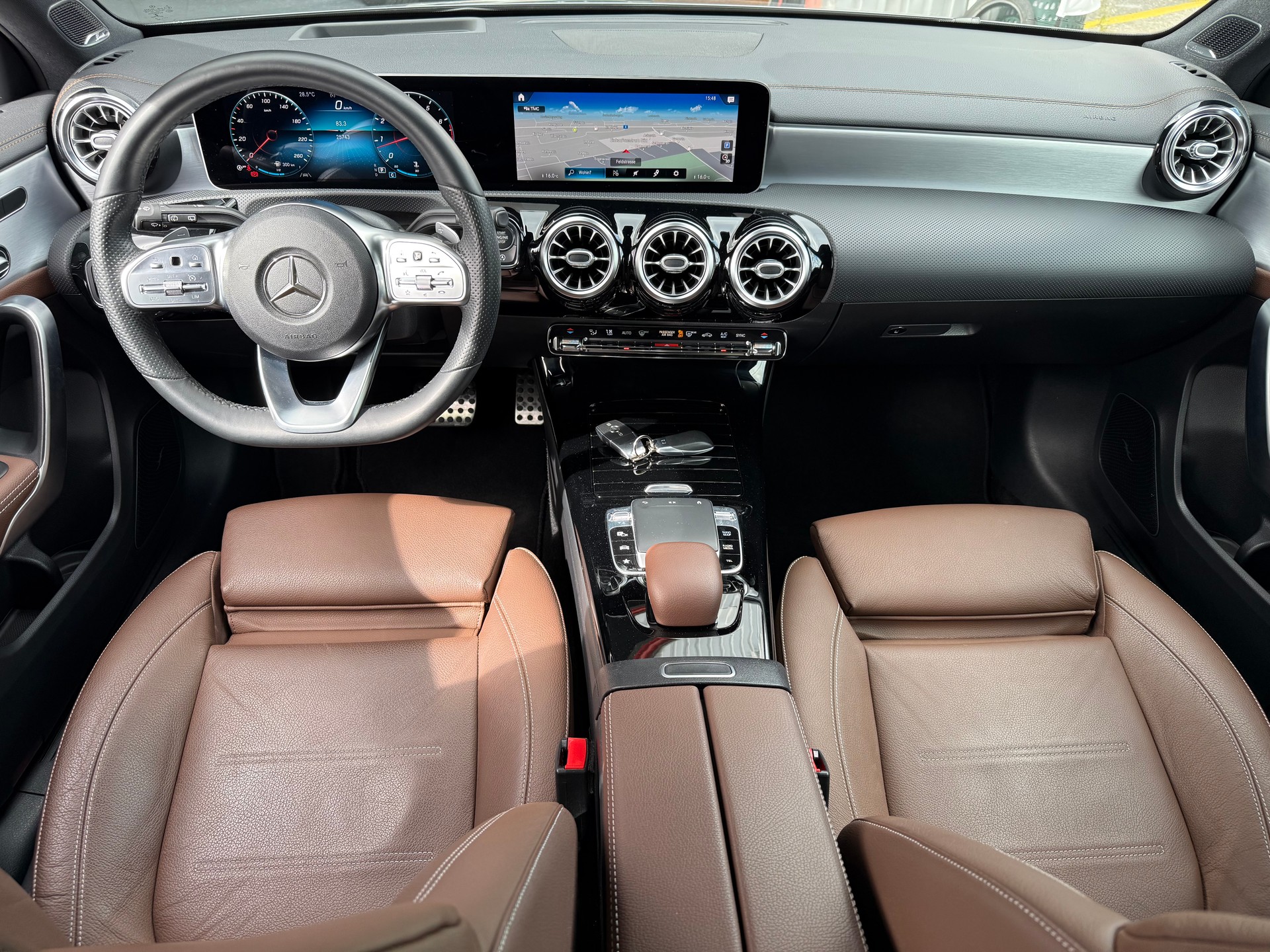 MERCEDES-BENZ A 250 AMG Line 7G-DCT-image-8