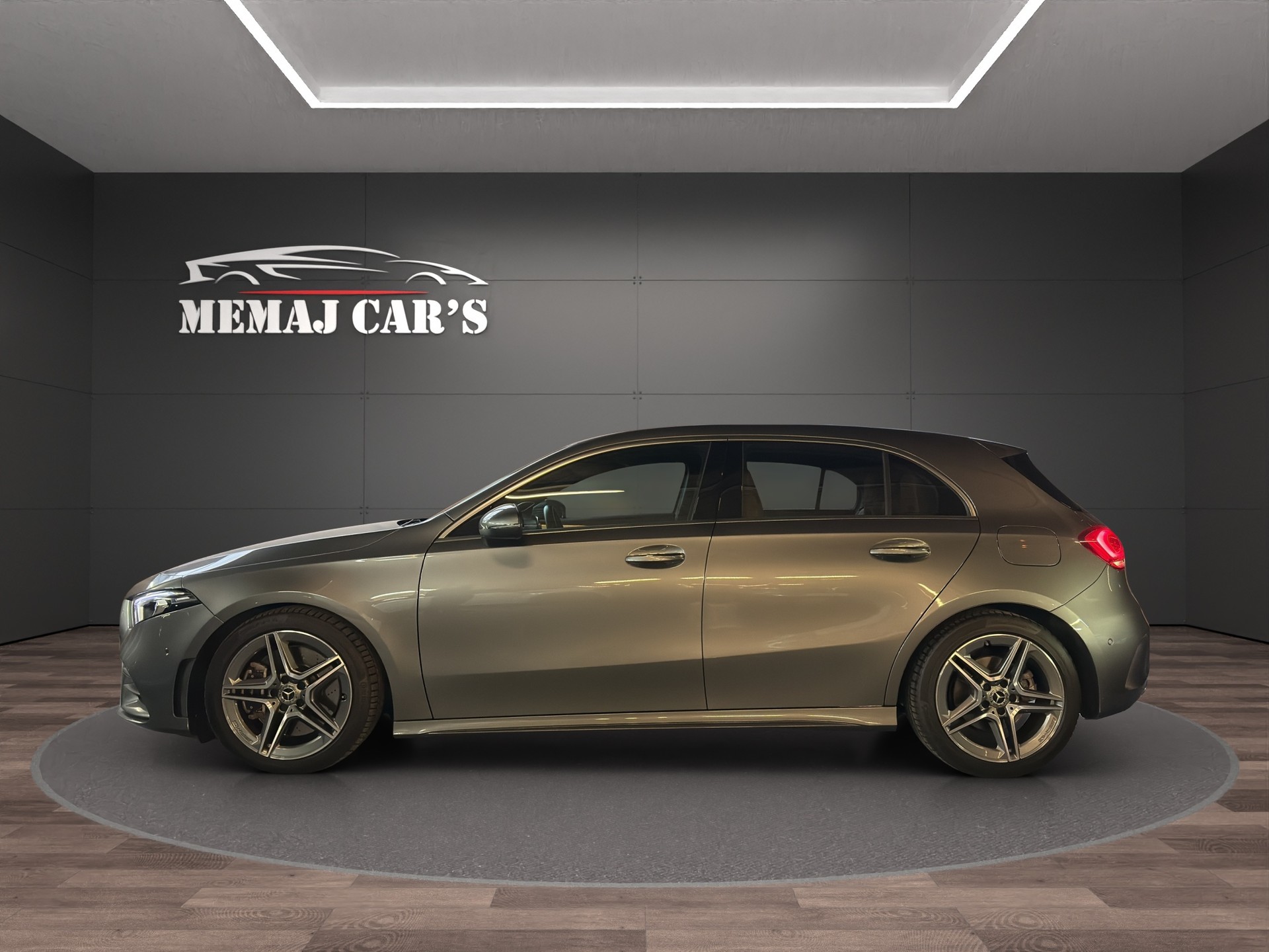 MERCEDES-BENZ A 250 AMG Line 7G-DCT-image-4