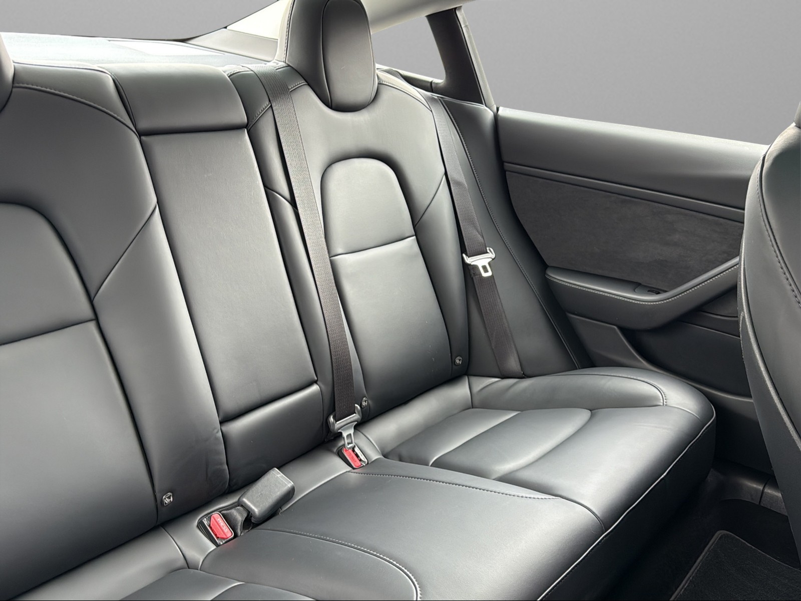 TESLA Model 3 Long Range Dual Motor AWD-image-15