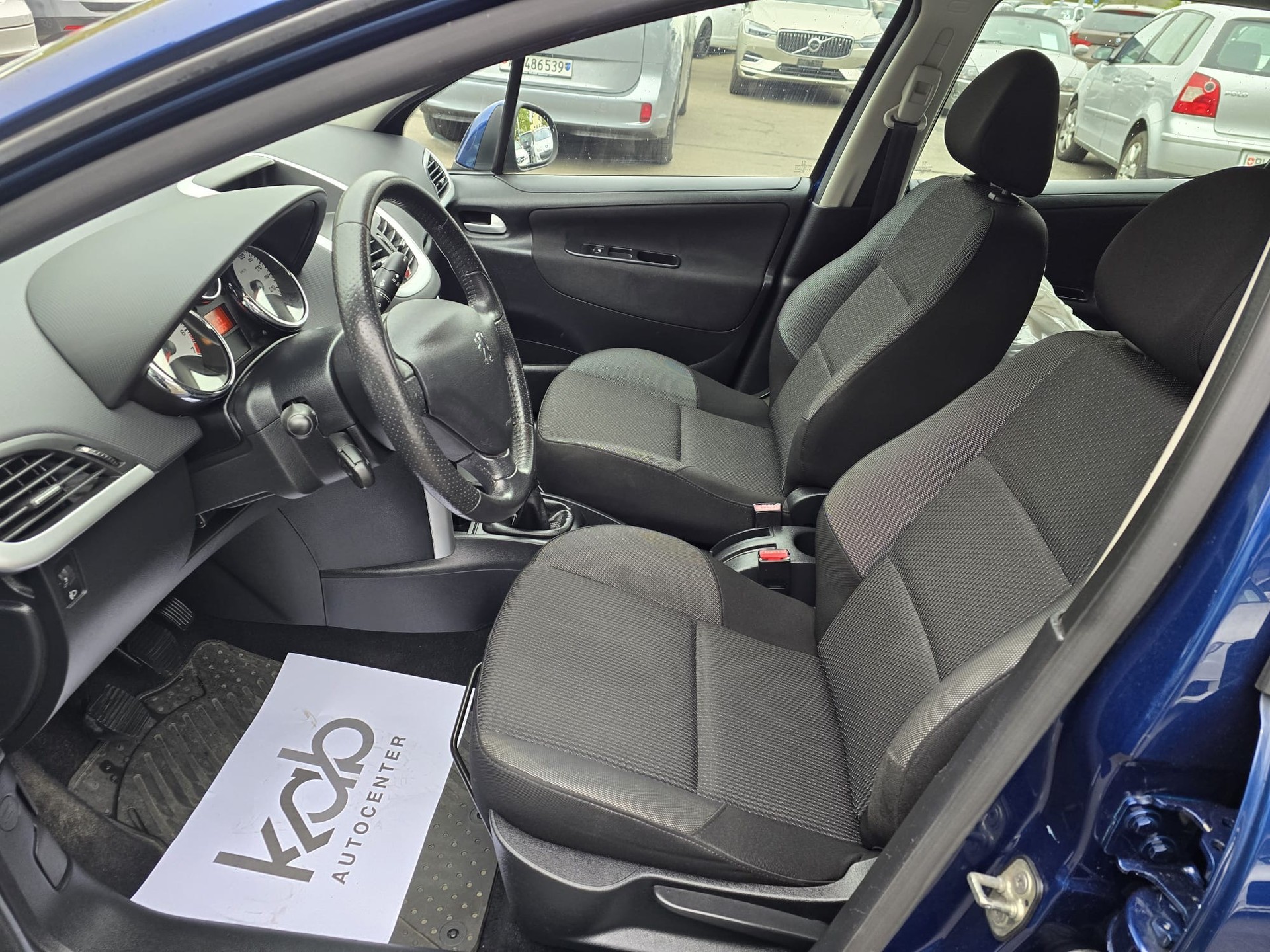 PEUGEOT 207 SW 1.4 16V Active-image-12