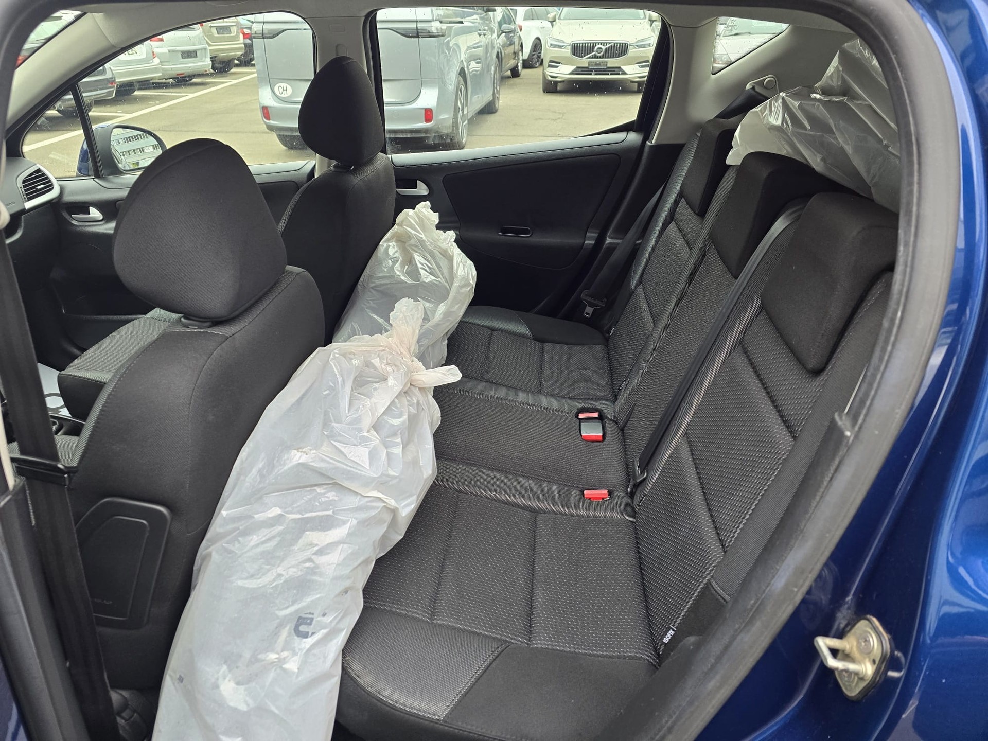 PEUGEOT 207 SW 1.4 16V Active-image-11
