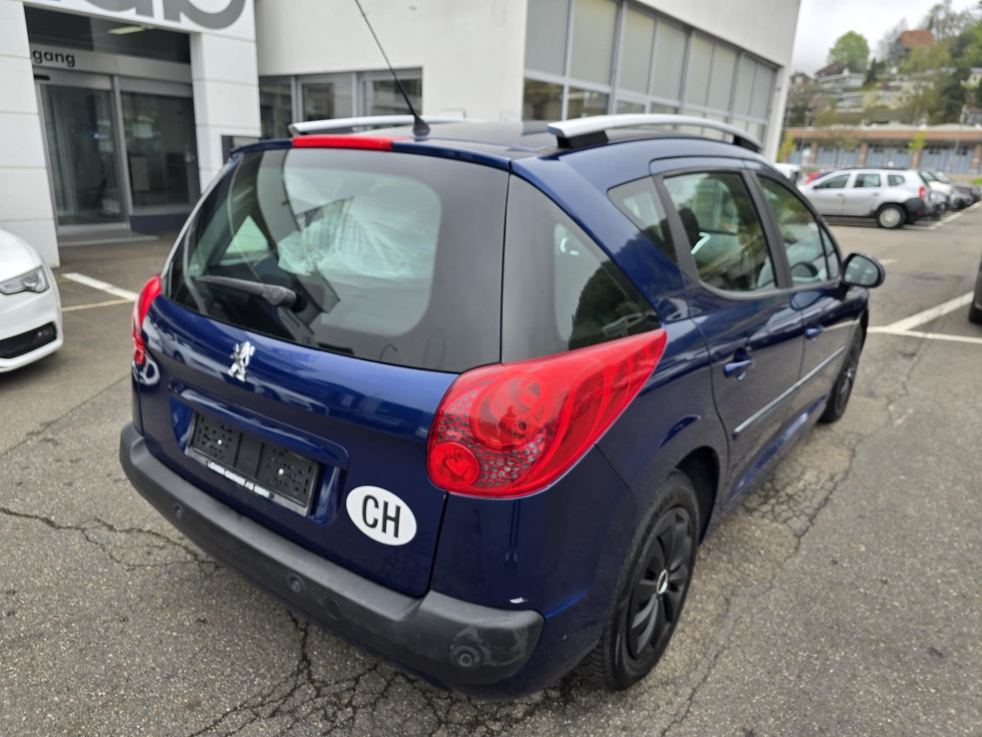PEUGEOT 207 SW 1.4 16V Active-image-4