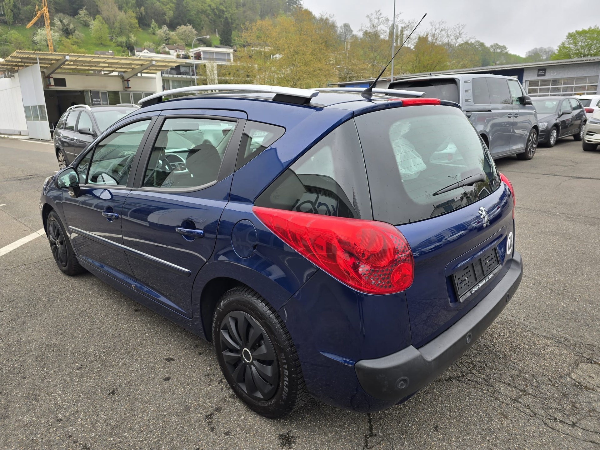 PEUGEOT 207 SW 1.4 16V Active-image-6