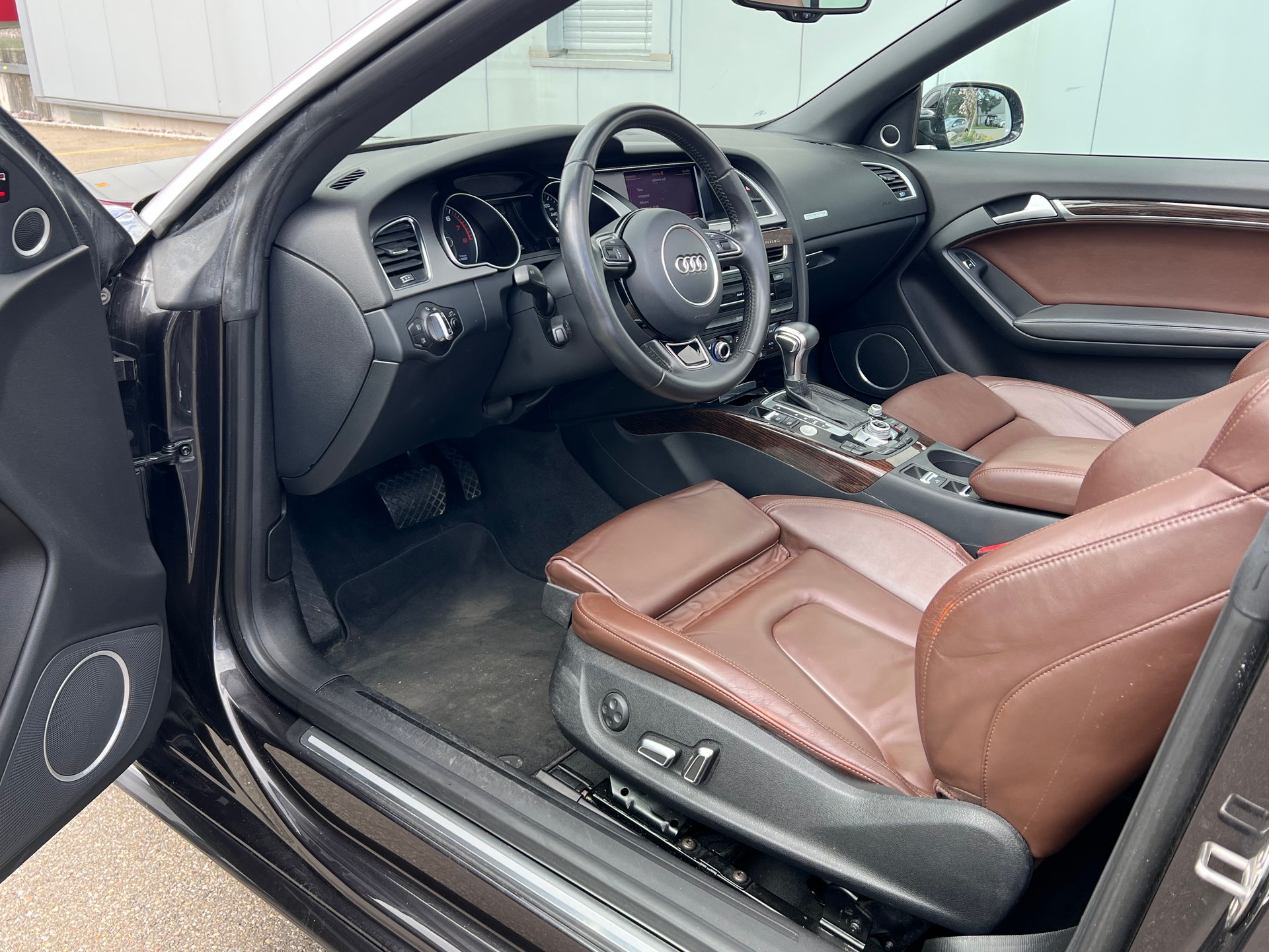 AUDI A5 Cabriolet 3.0 TFSI quattro S-tronic-image-12