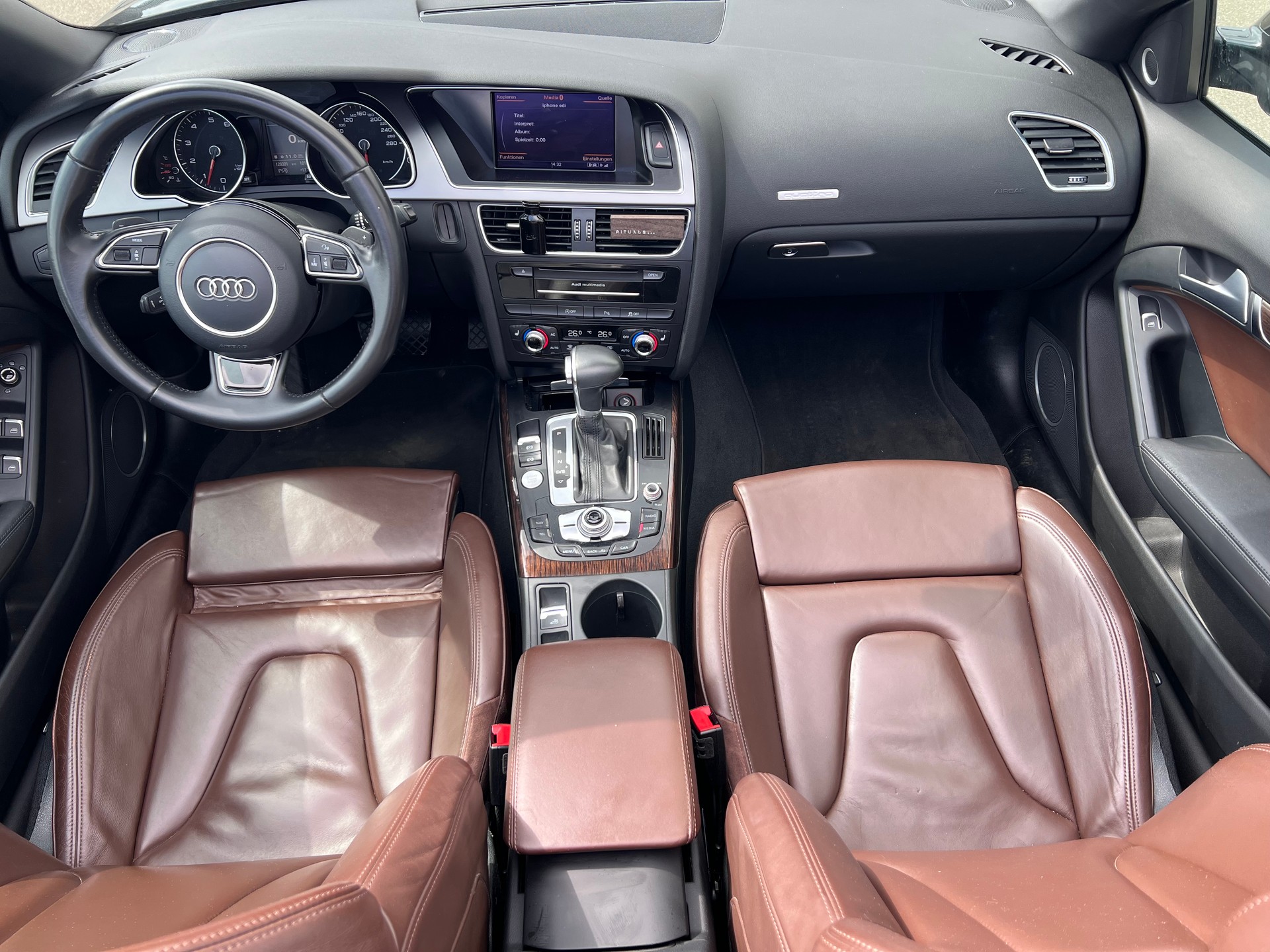 AUDI A5 Cabriolet 3.0 TFSI quattro S-tronic-image-11