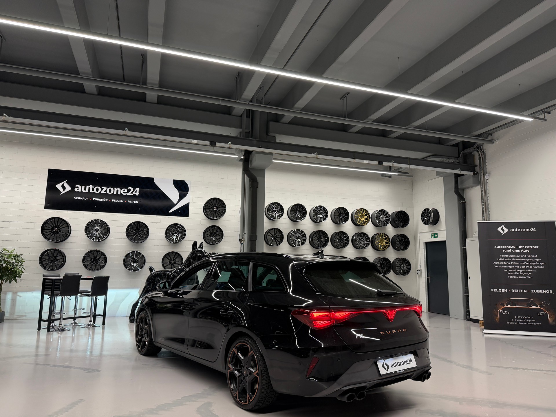 CUPRA Leon ST 2.0 TSI 333 VZ 4Drive DSG *Werksgarantie bis 12.2028*Matrix LED*Rückfahrkamera*Schalensitze*-showroom-element-3