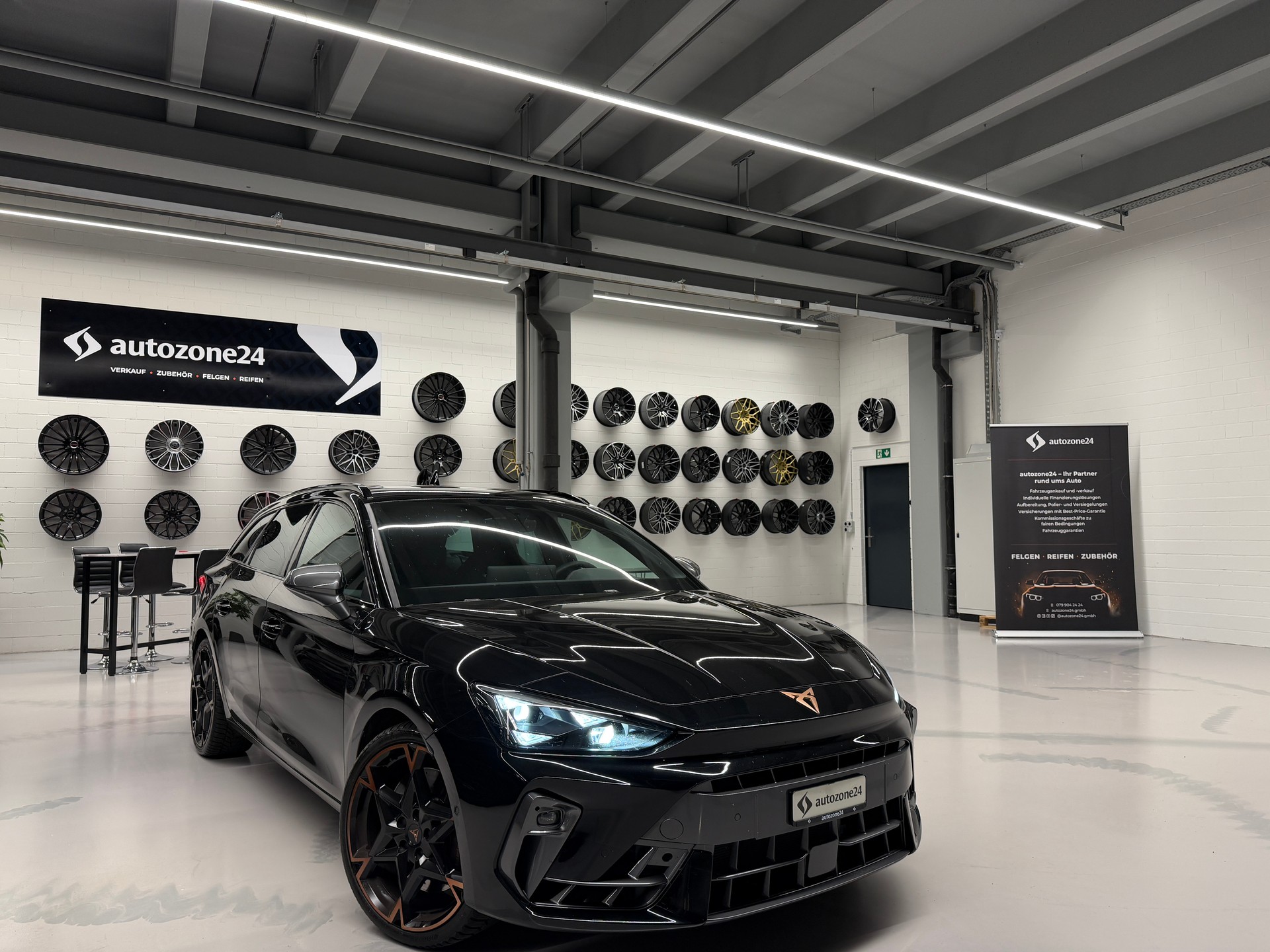 CUPRA Leon ST 2.0 TSI 333 VZ 4Drive DSG *Werksgarantie bis 12.2028*Matrix LED*Rückfahrkamera*Schalensitze*-showroom-element-1