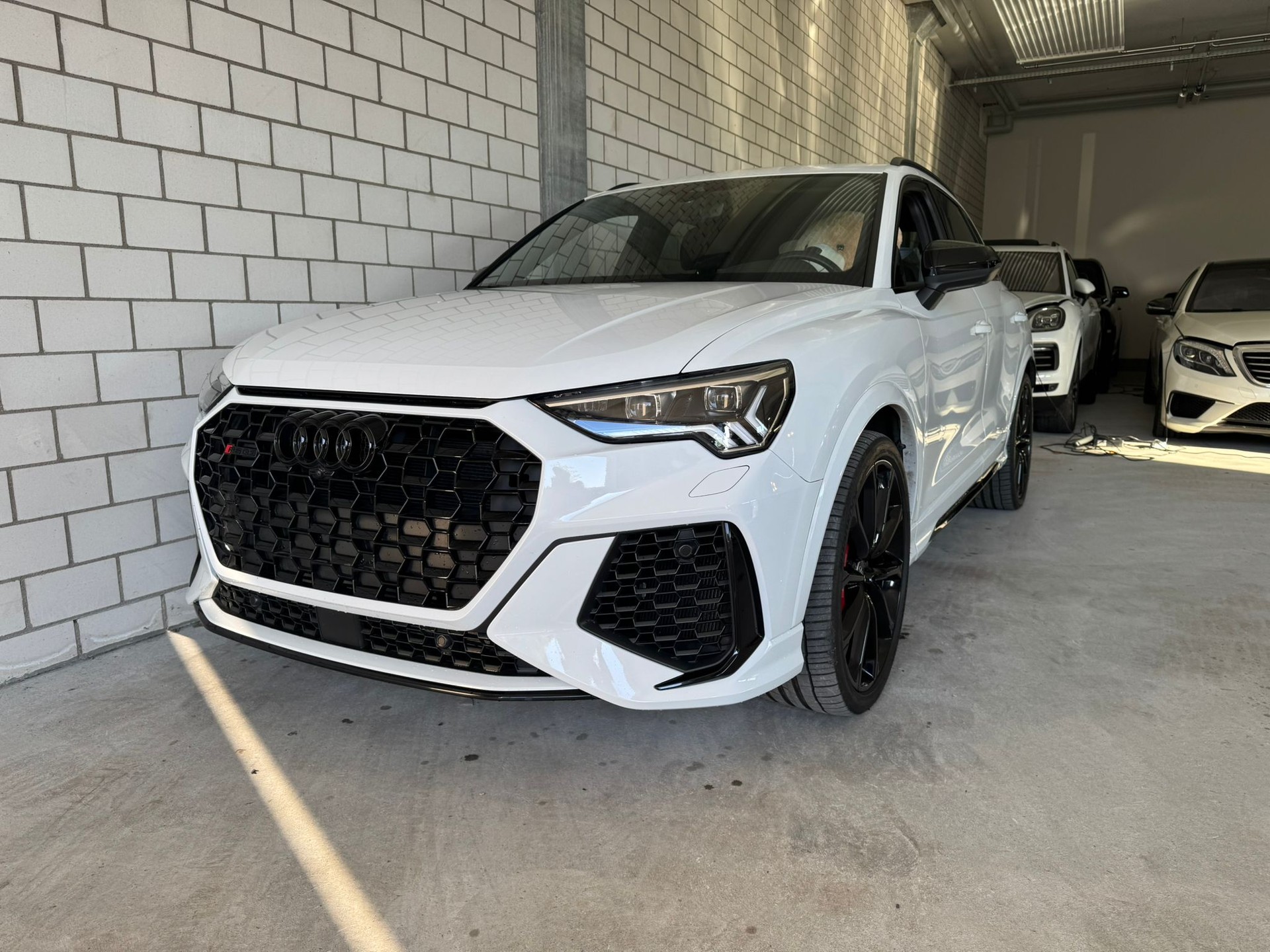 AUDI RS Q3 2.5 TFSI quattro S tronic-image-1