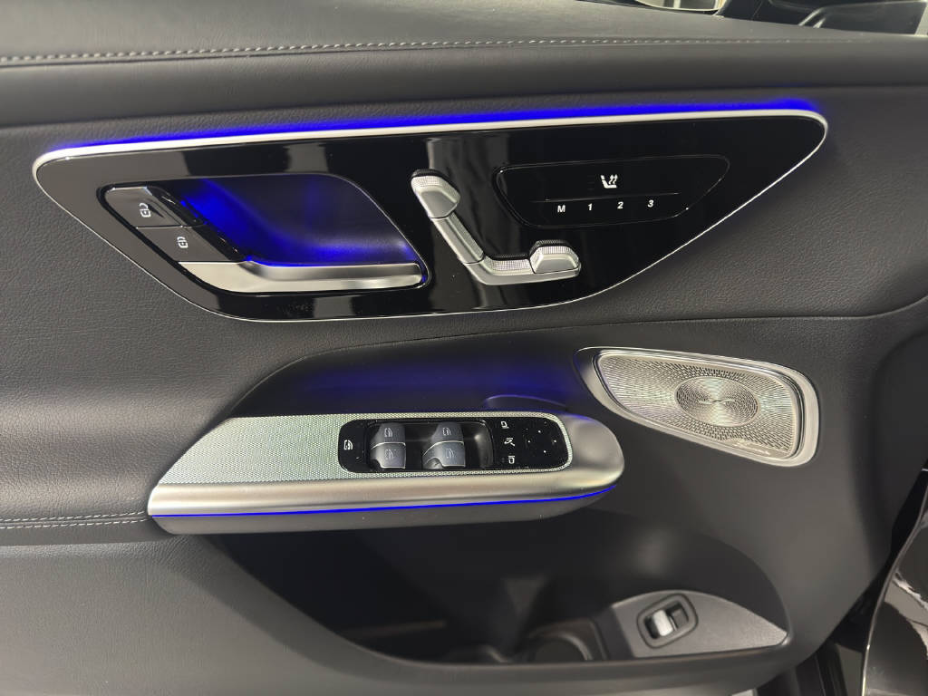 MERCEDES-BENZ GLC 300 de AMG Line 4Matic EQ Star-image-5