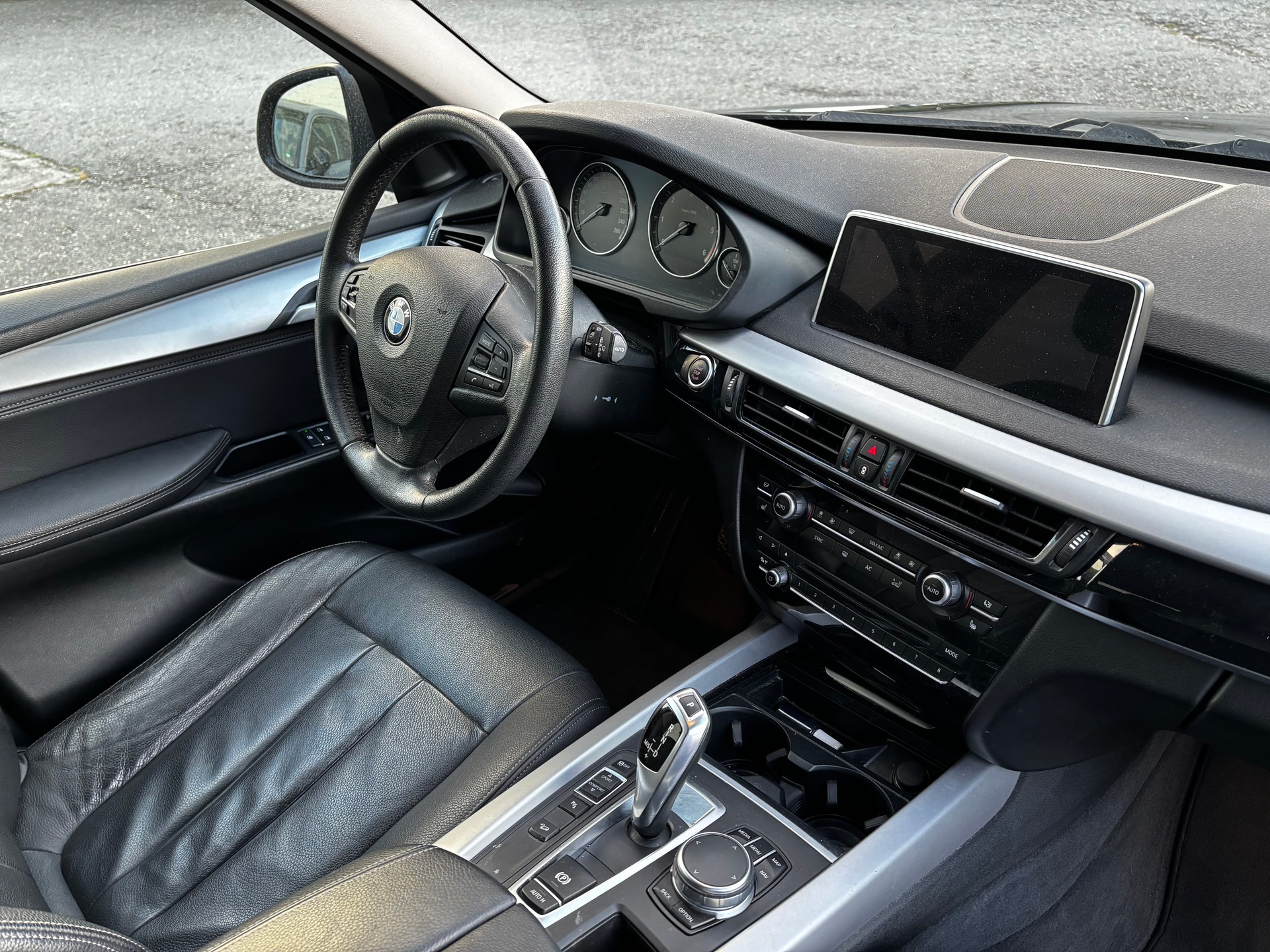 BMW X5 xDrive 25d Steptronic-image-15