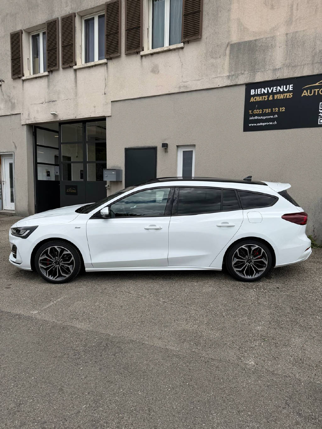 FORD Focus Station Wagon 1.0i EcoB Hybrid 125 ST-Line X-image-0